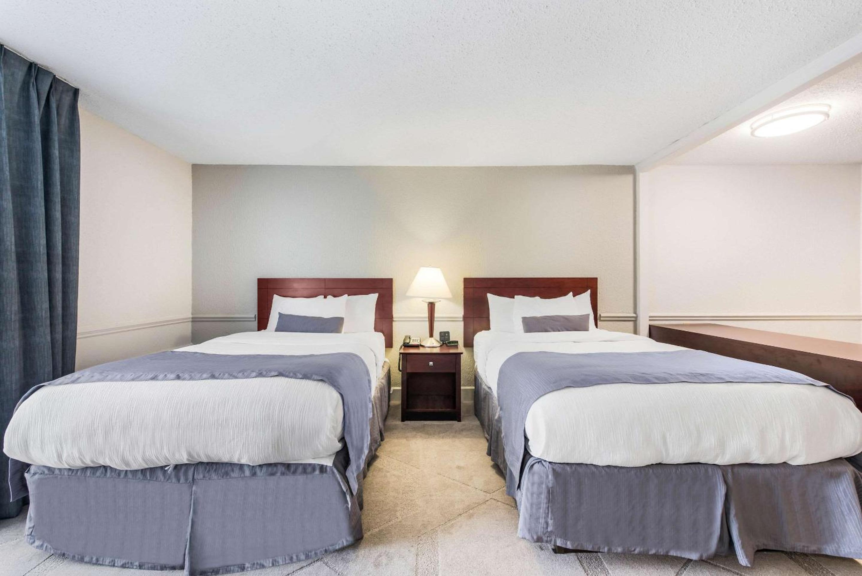 Double Room with Two Double Beds - Non-Smoking - Photo 1