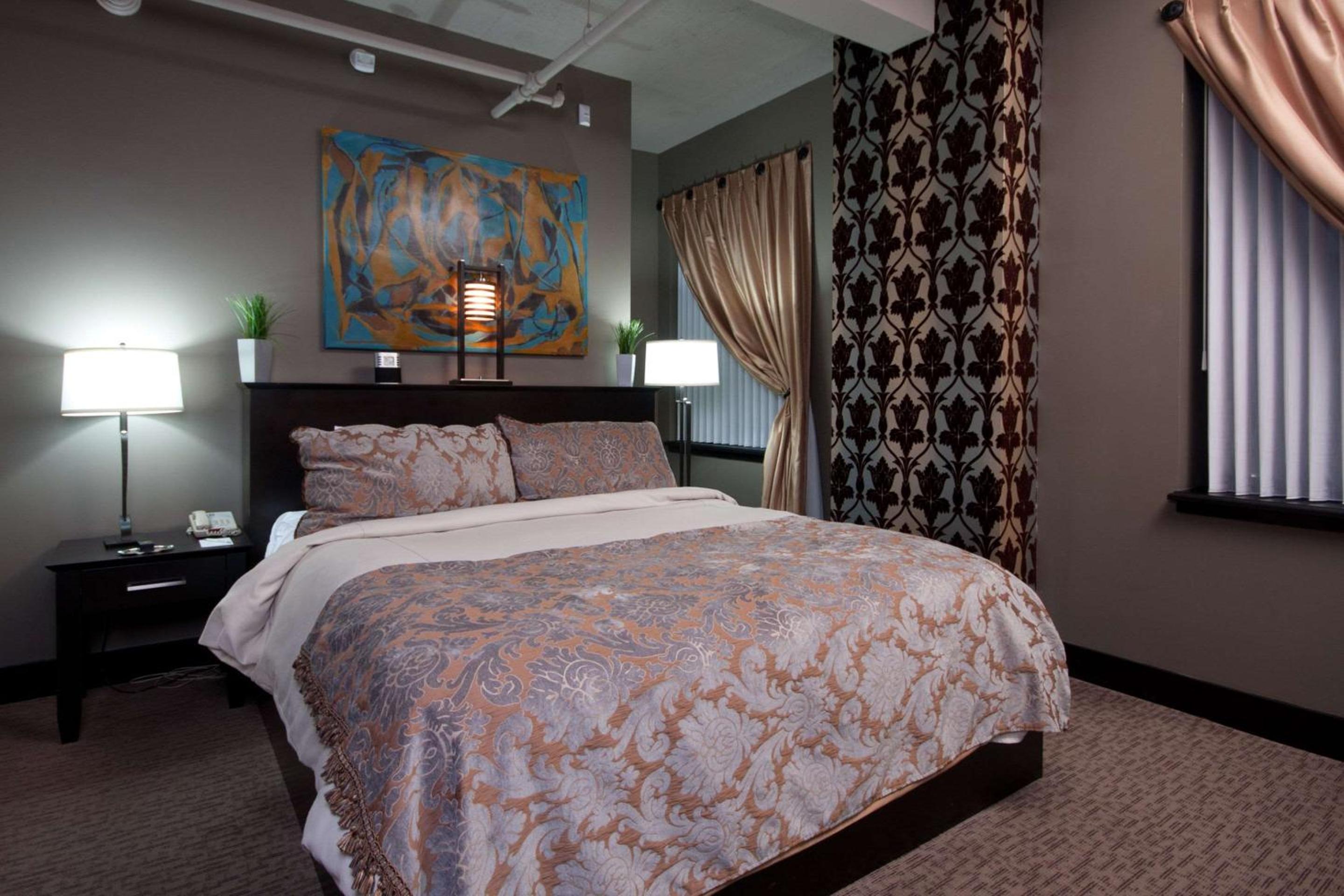 King Room with Spa Bath and Fireplace