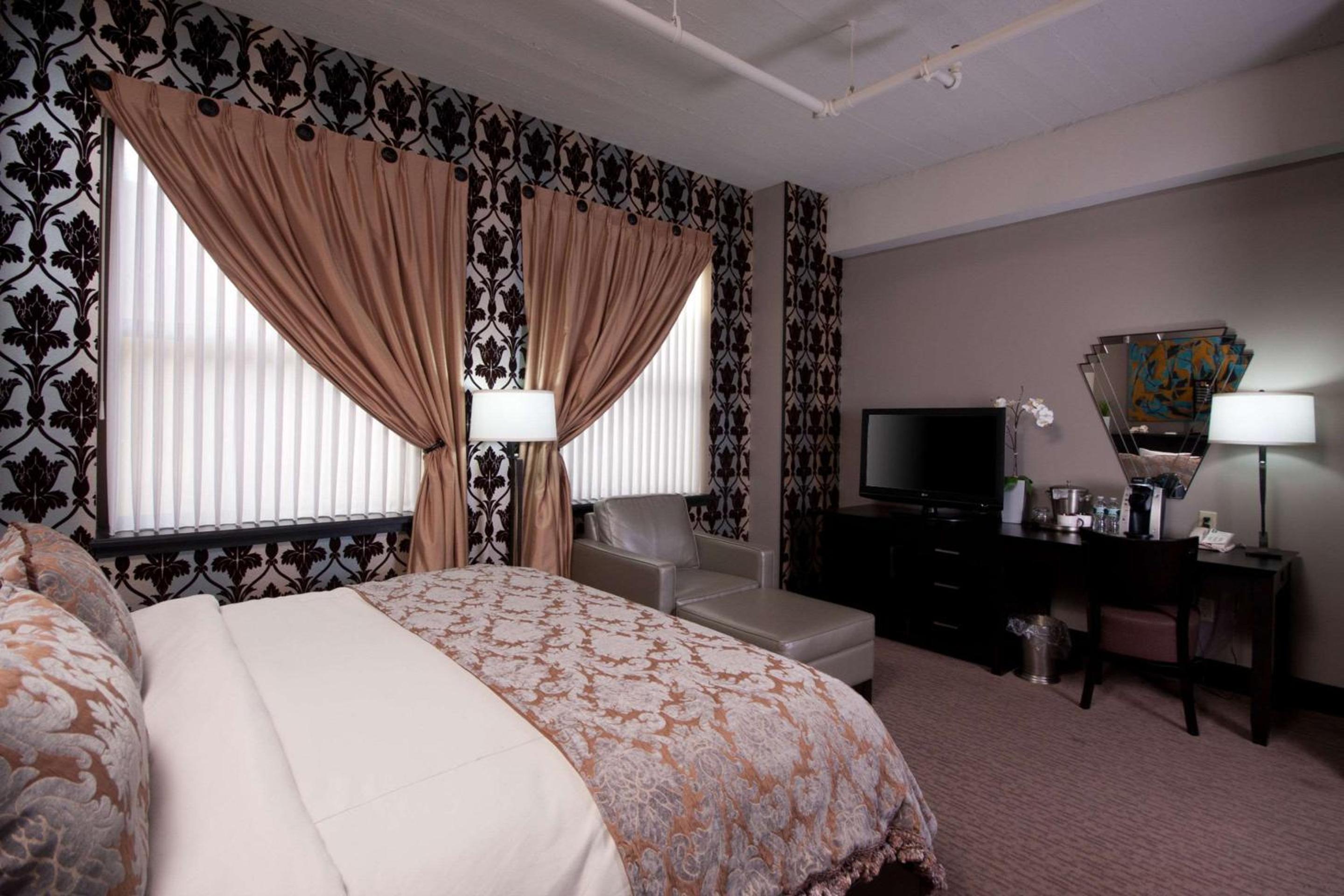 Standard King Room photo 2