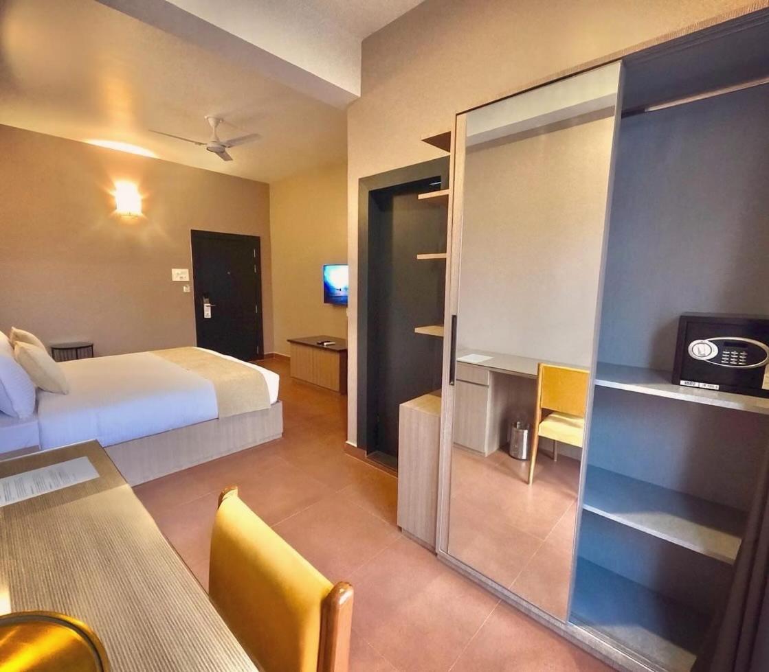 Double Room with Balcony photo 2