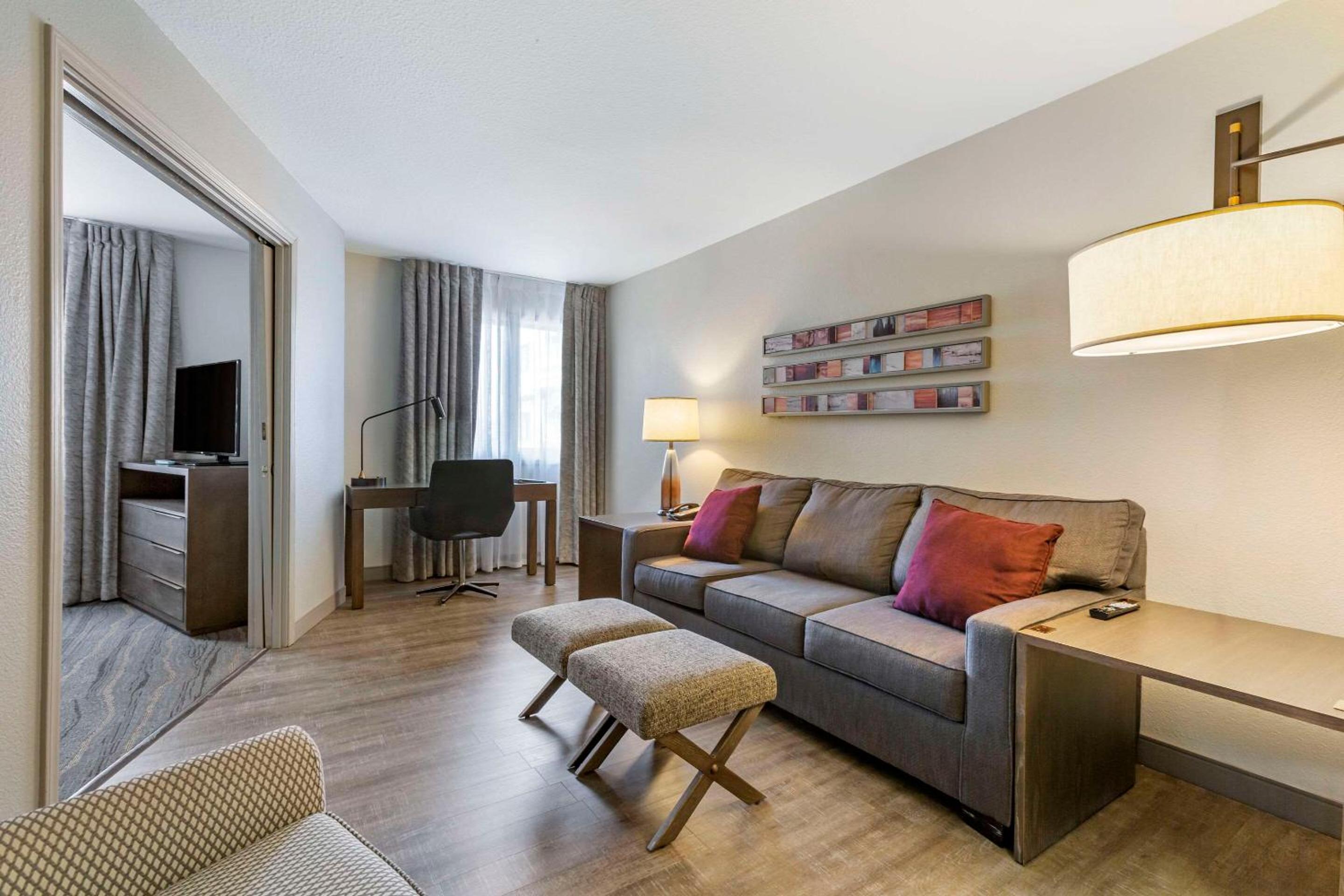 View Suite with Two Double Beds - Photo 3