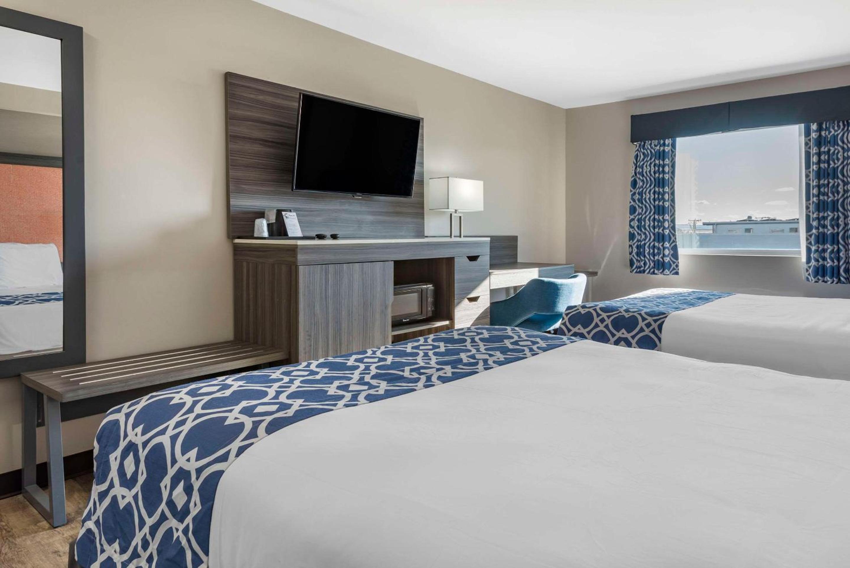 Room with Two Double Beds - Non-Smoking - Photo 1