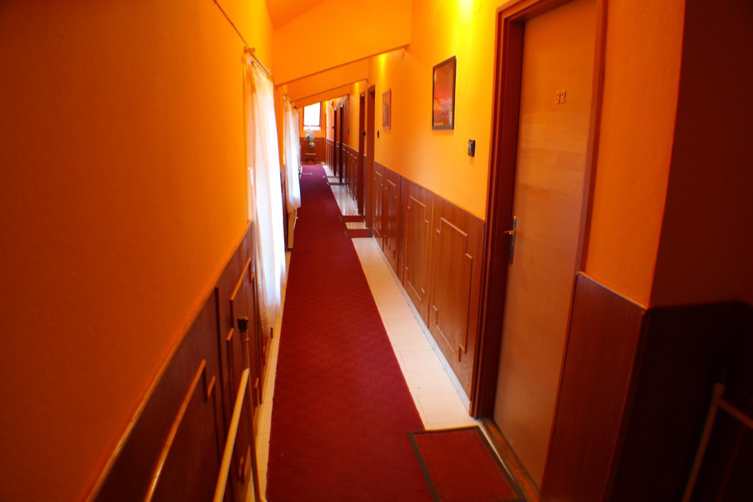 Quadruple Room - Photo 5
