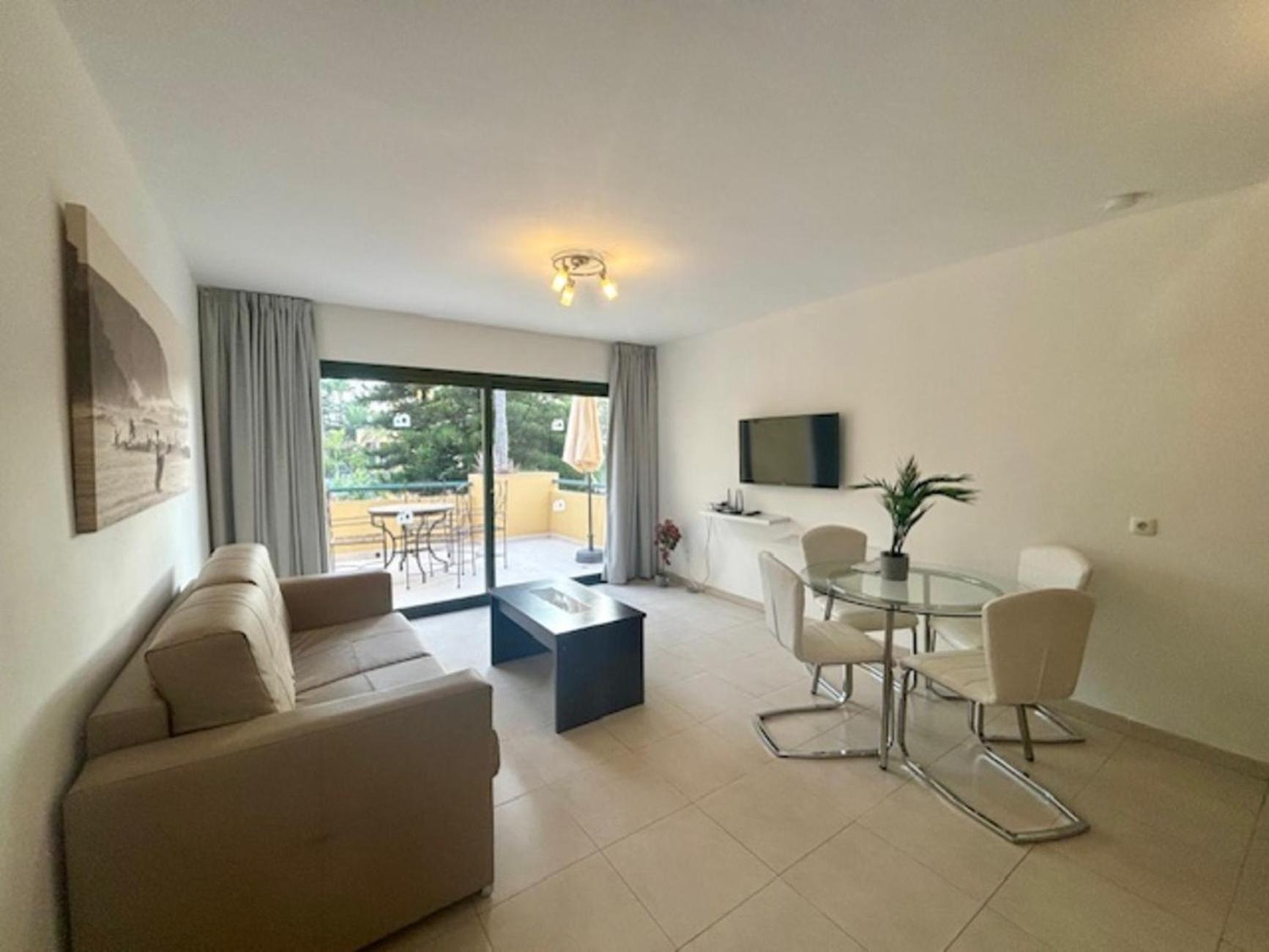 Apartamento con Balcón