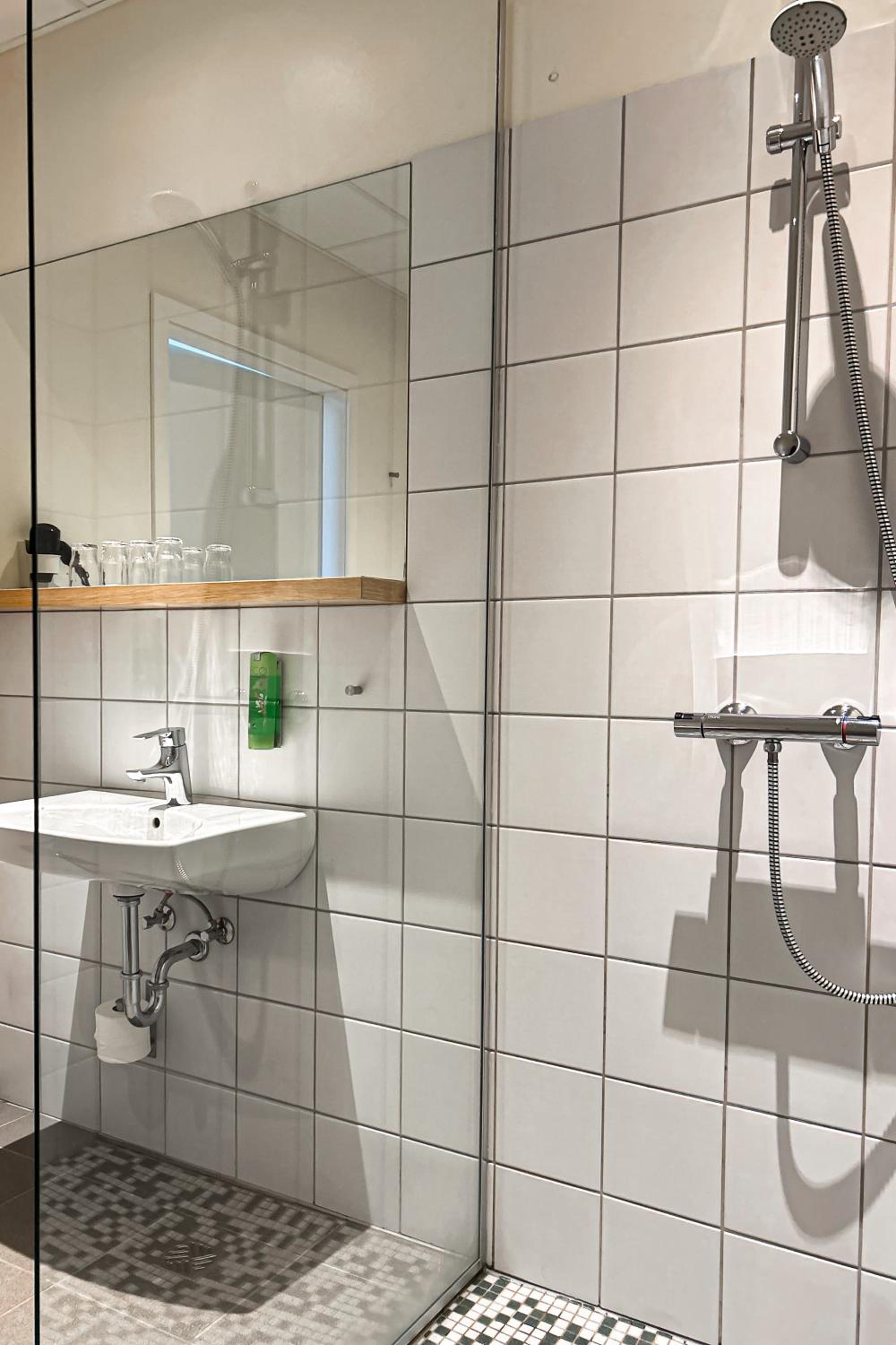 Quadruple Room with Bathroom photo 2