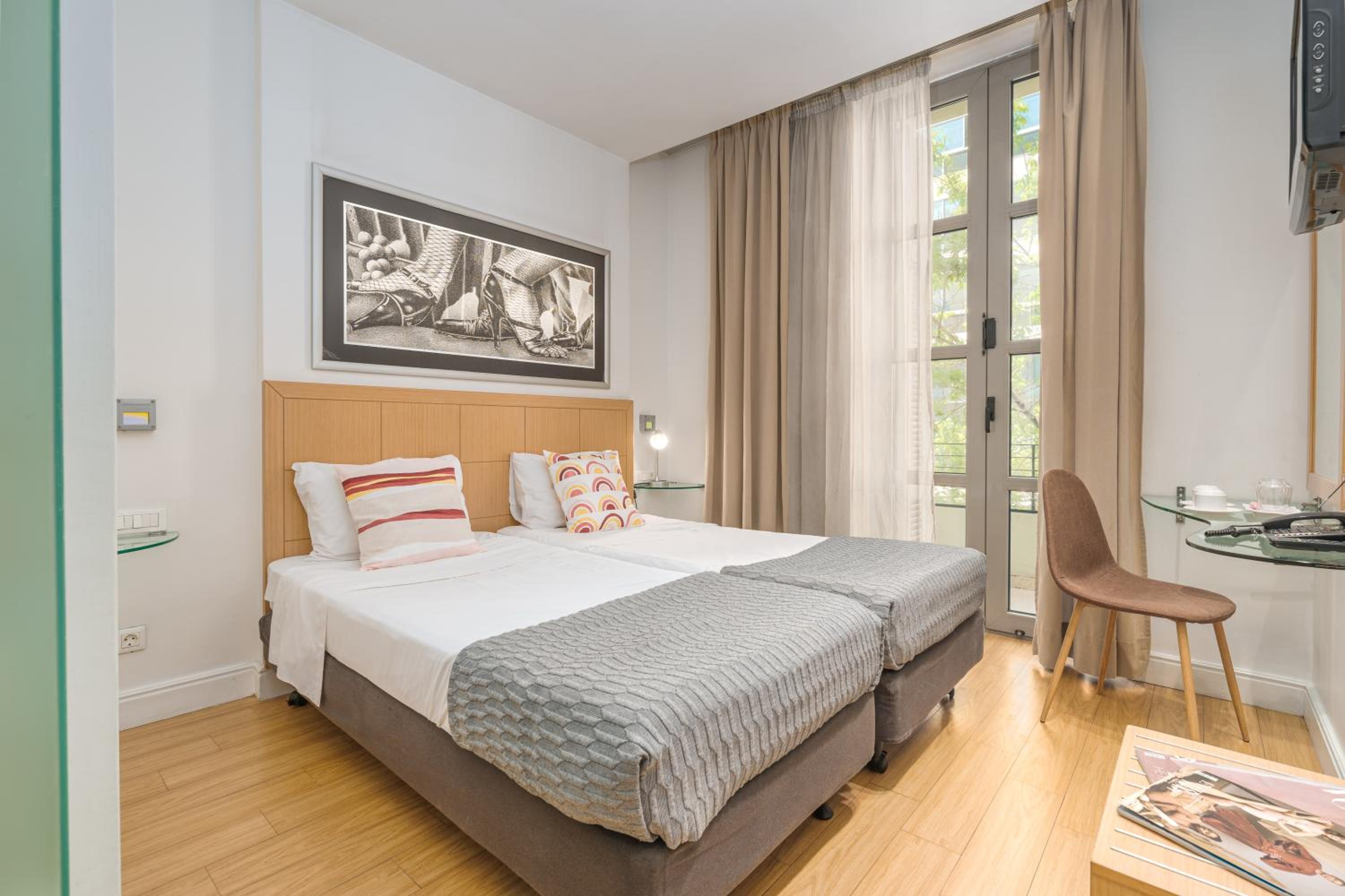 Standard Twin Room photo 2