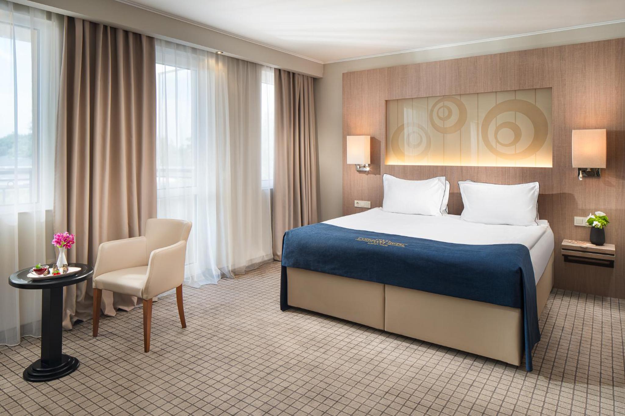 Standard Double or Twin Room with Balcony and Mountain View