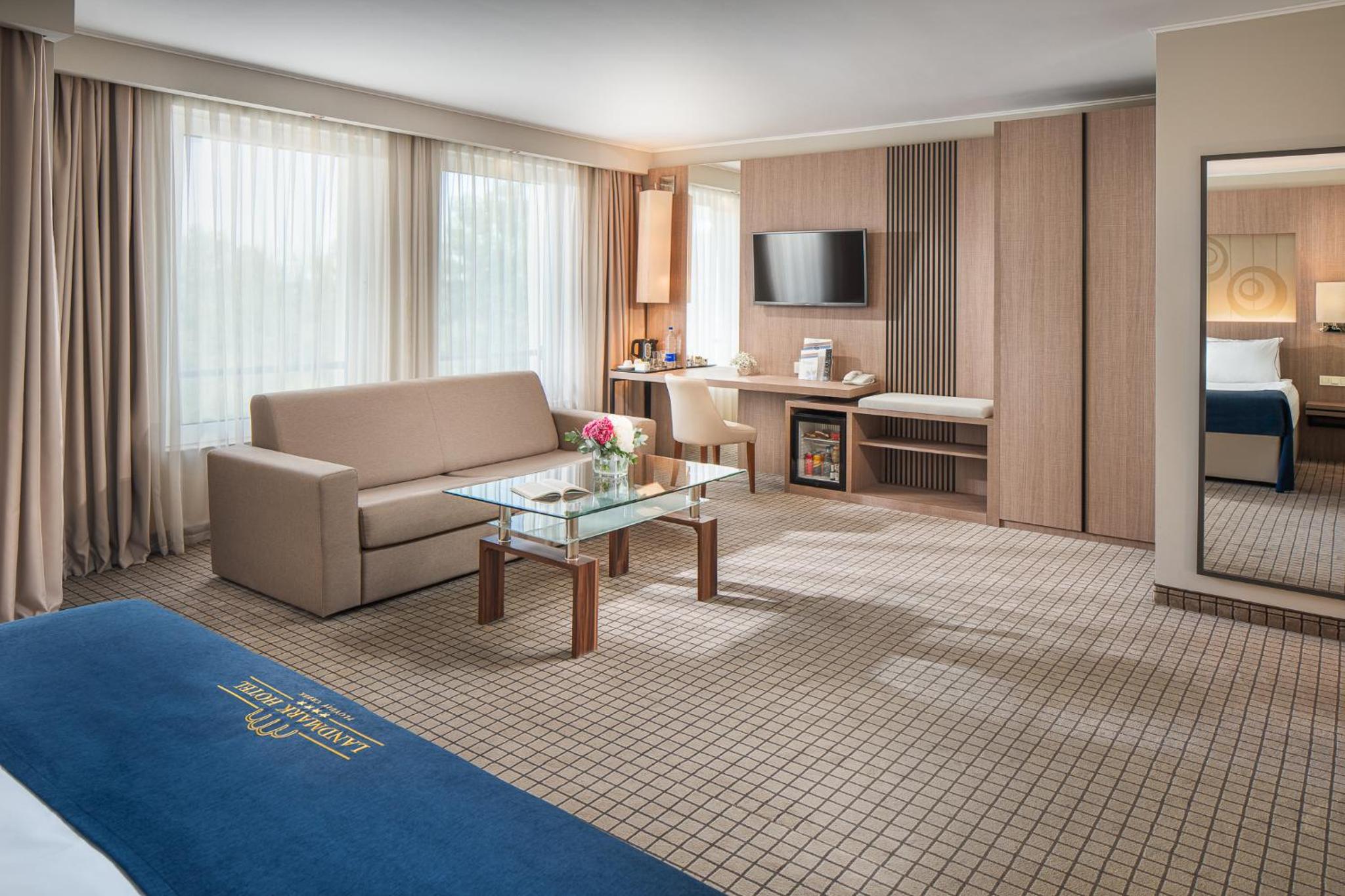 Deluxe Double or Twin Room with Balcony and Creek View photo 3