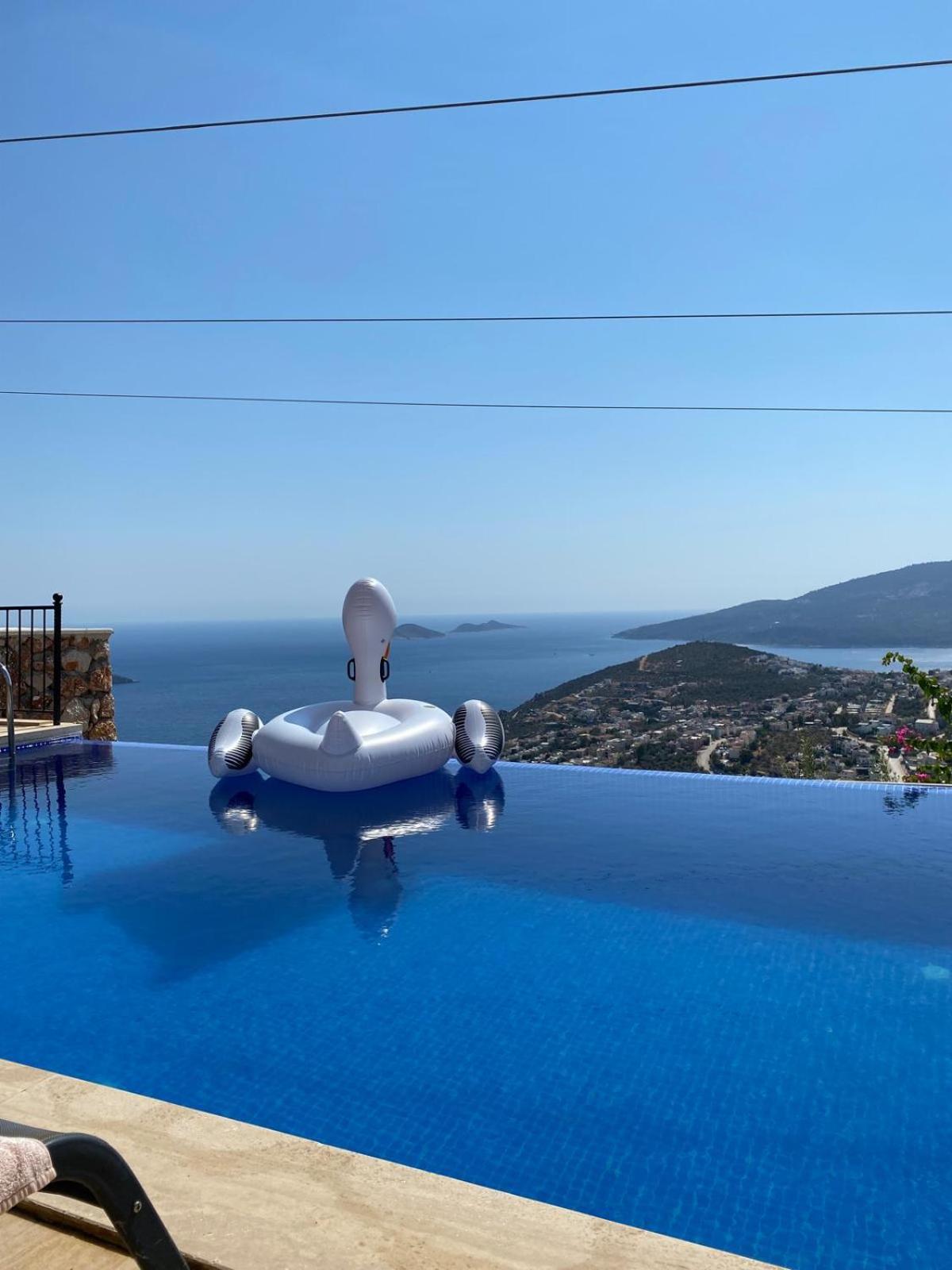 Three-Bedroom Villa photo 2