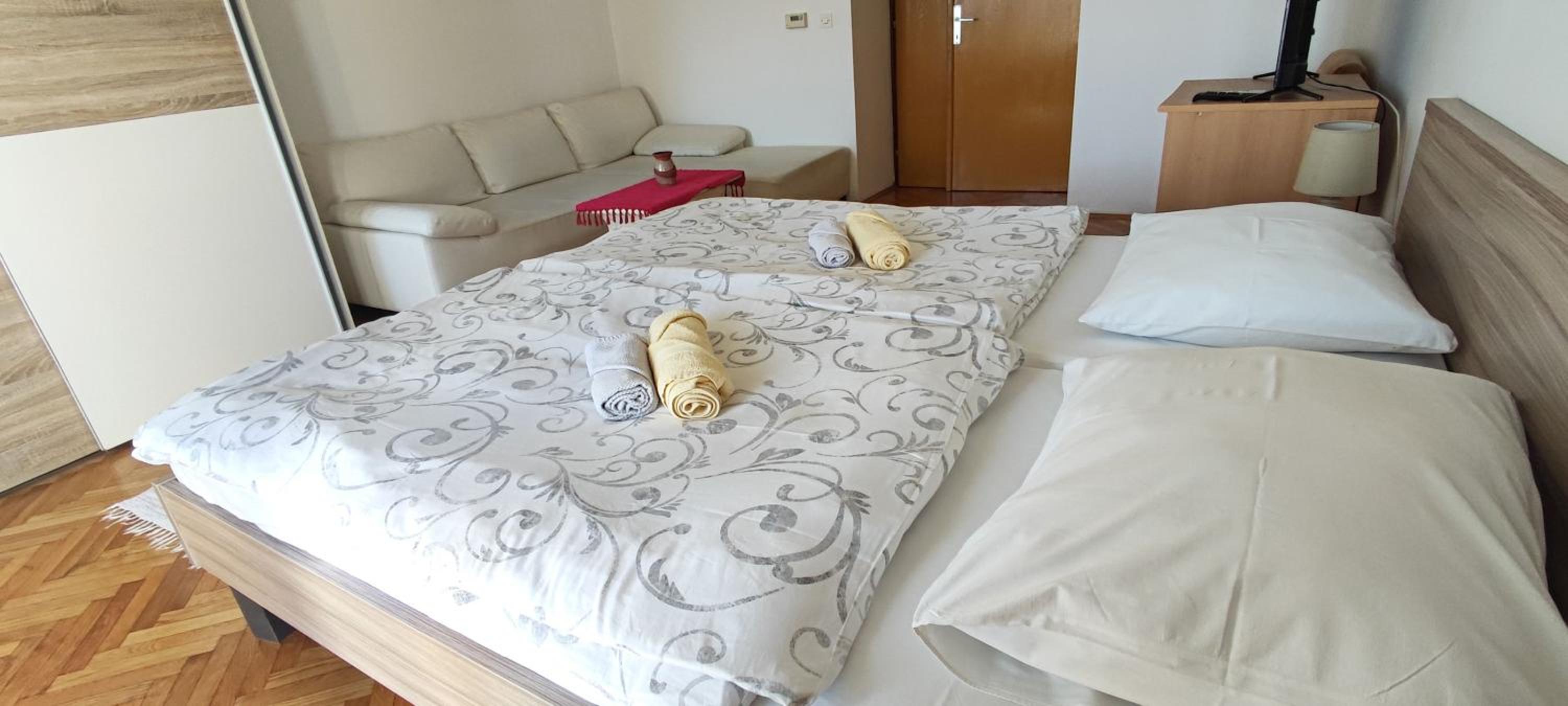 Two-Bedroom Apartment with Balcony and Sea View