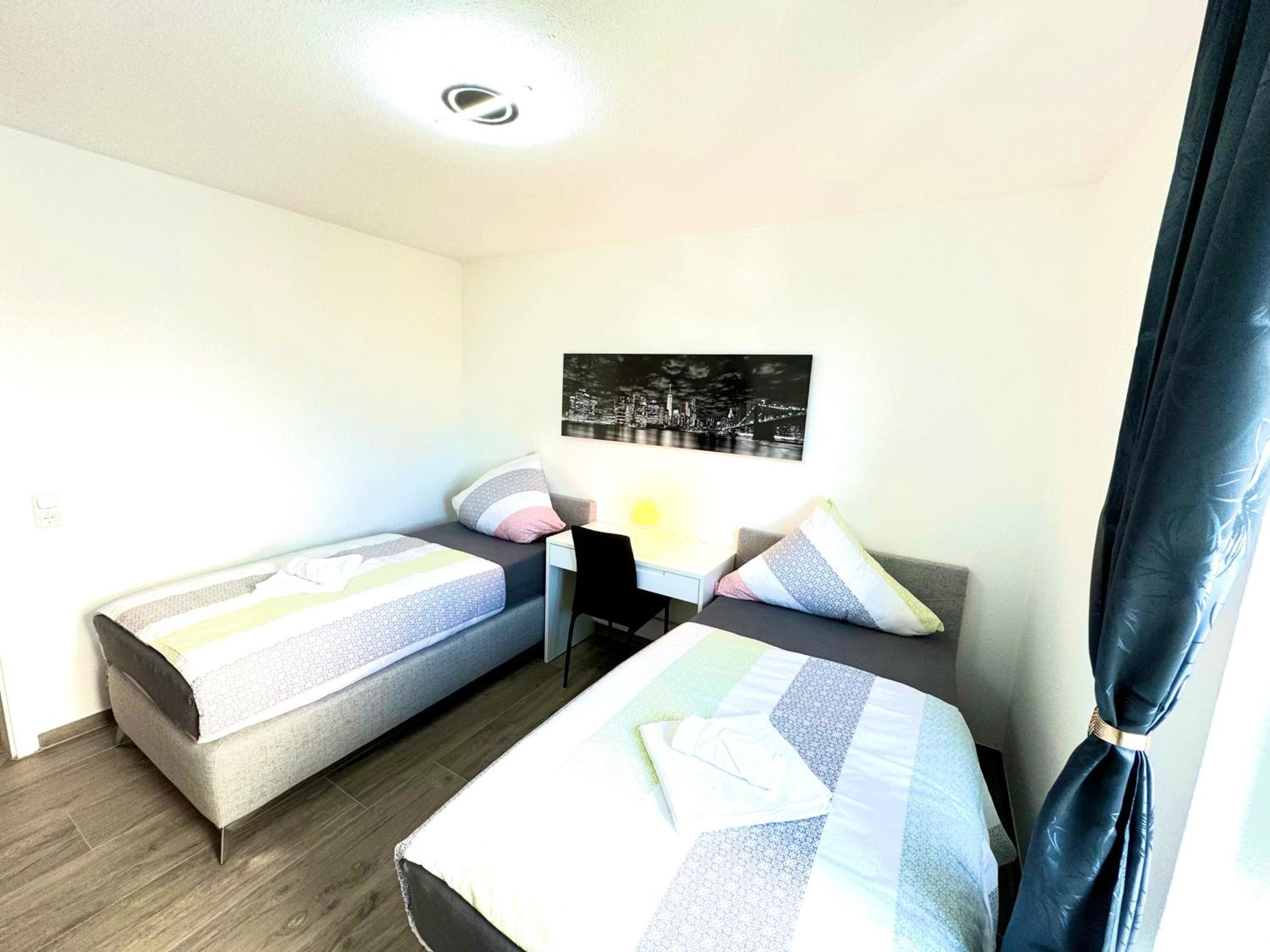 Three-Bedroom Apartment with View - Photo 12
