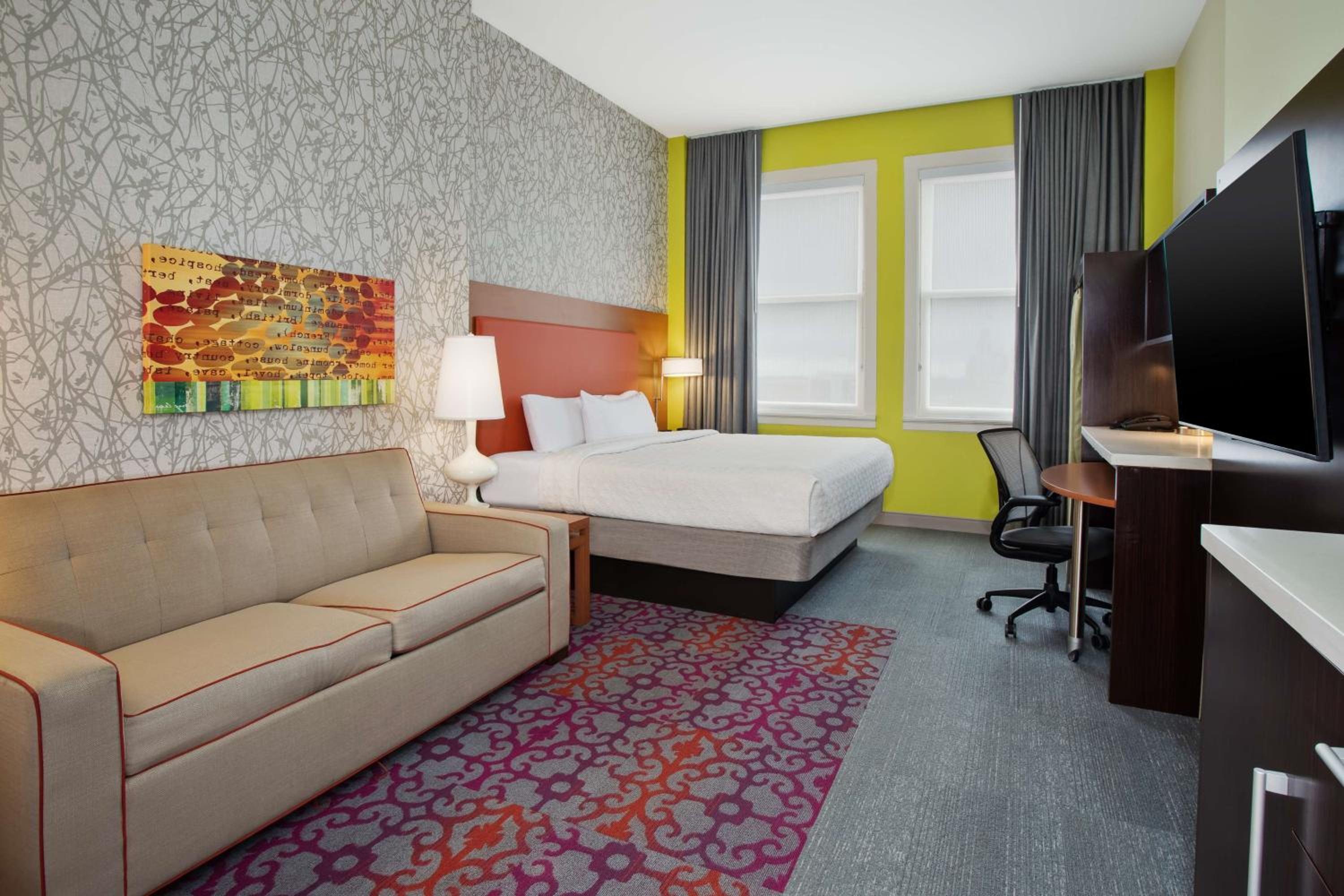 King Studio Suite with Park View - Photo 4