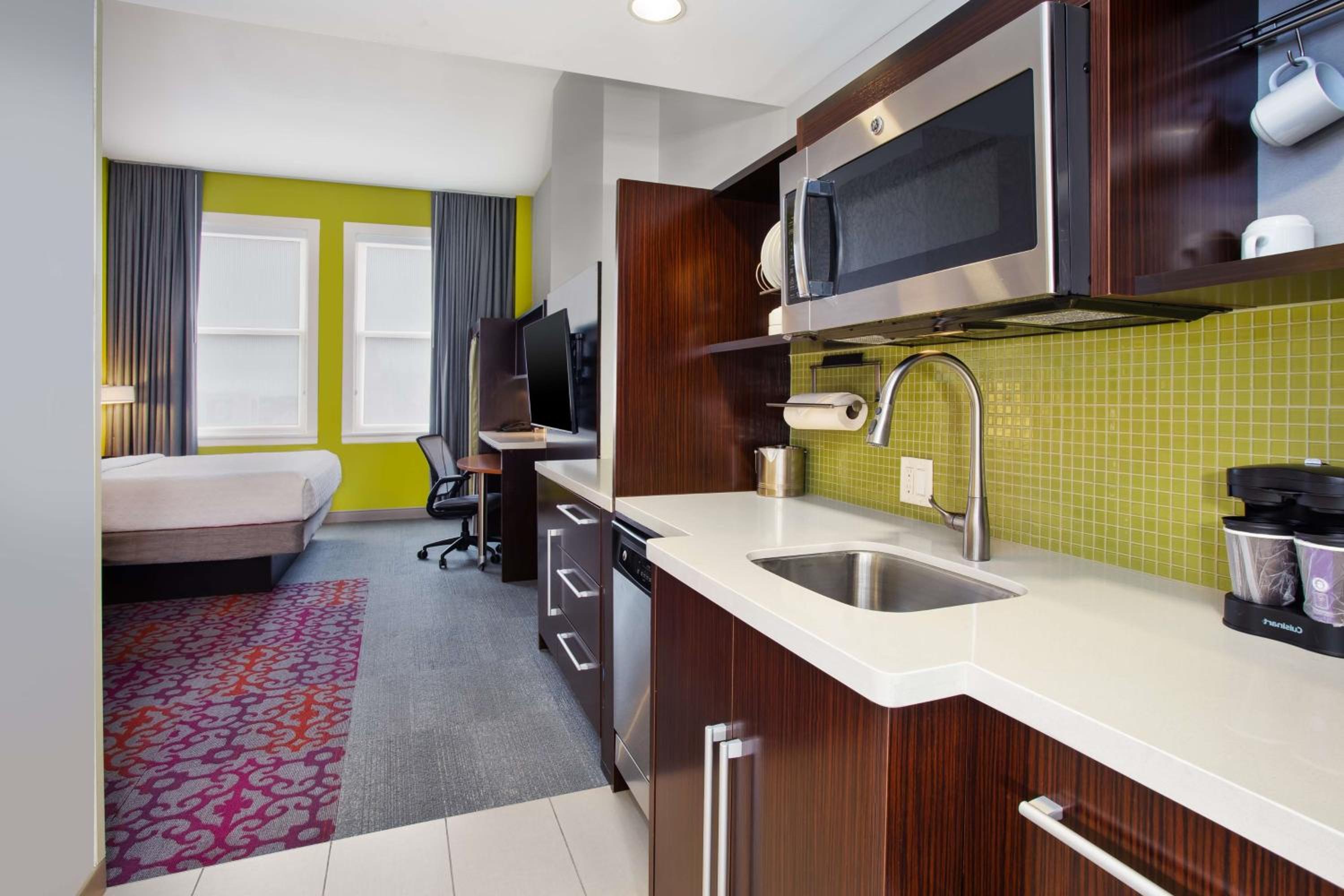 King Studio Suite with Park View - Photo 2