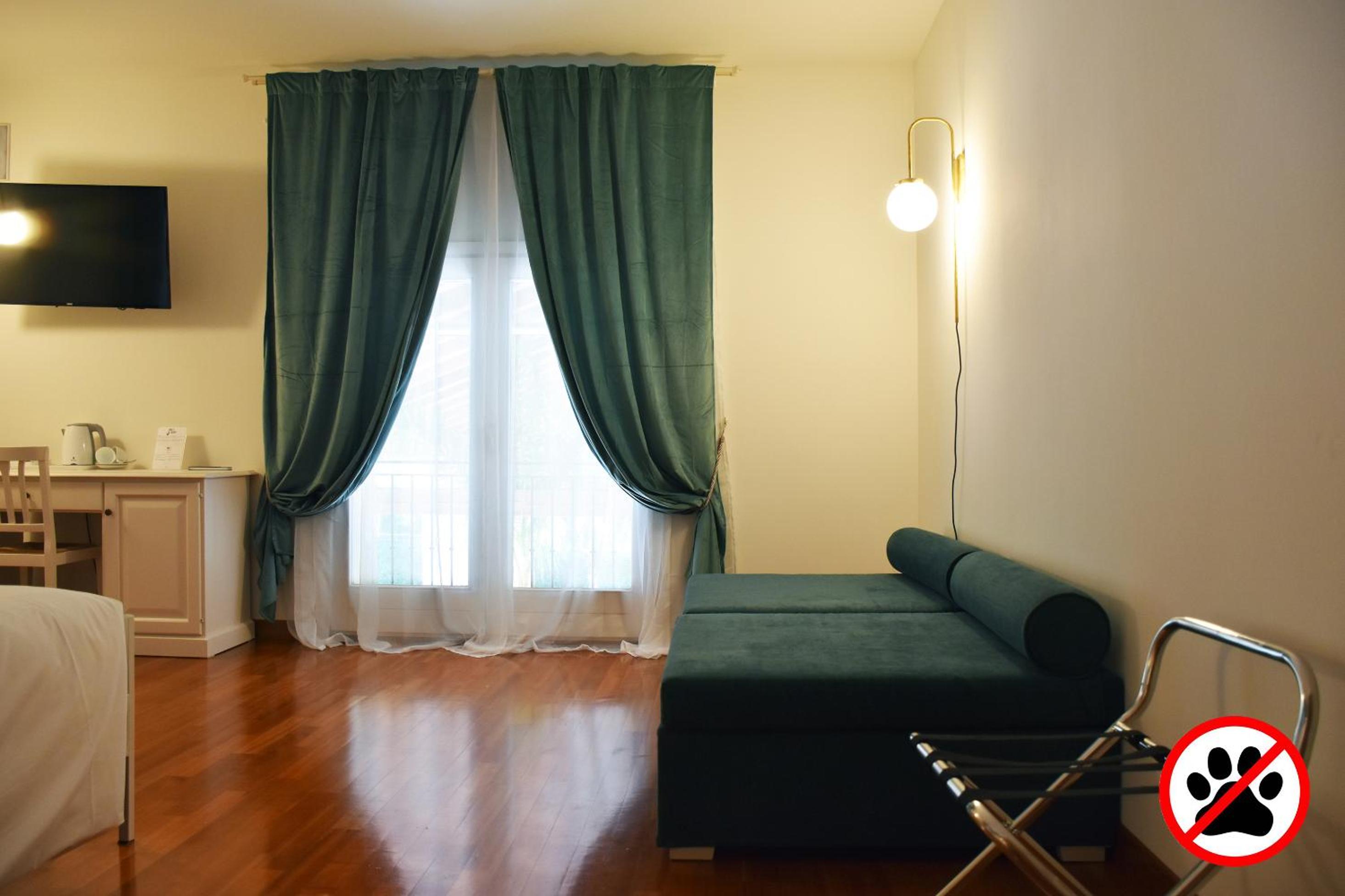 Superior Suite - Photo 4