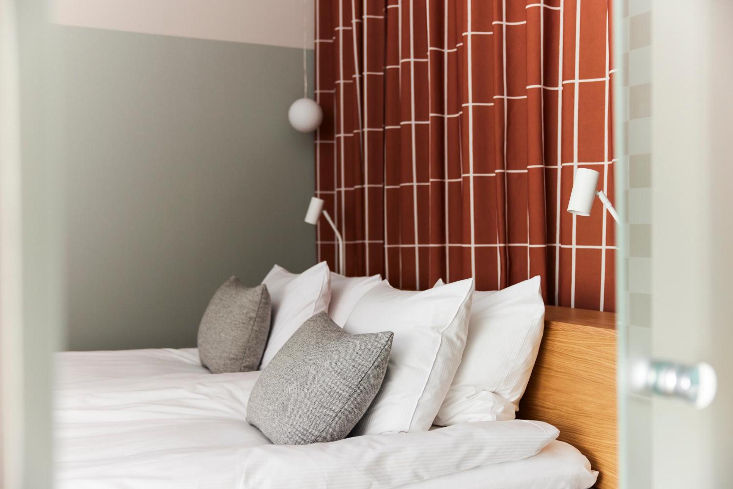 Standard Twin Room - Photo 4