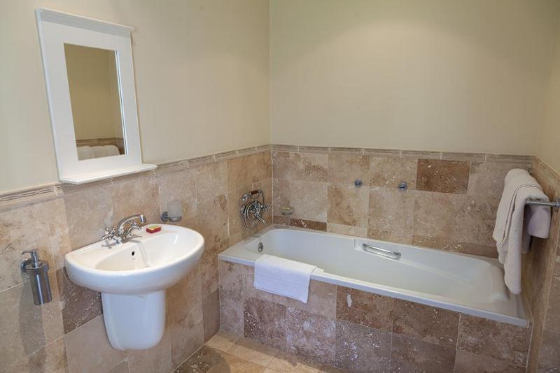 Two-Bedroom Villa - Photo 3