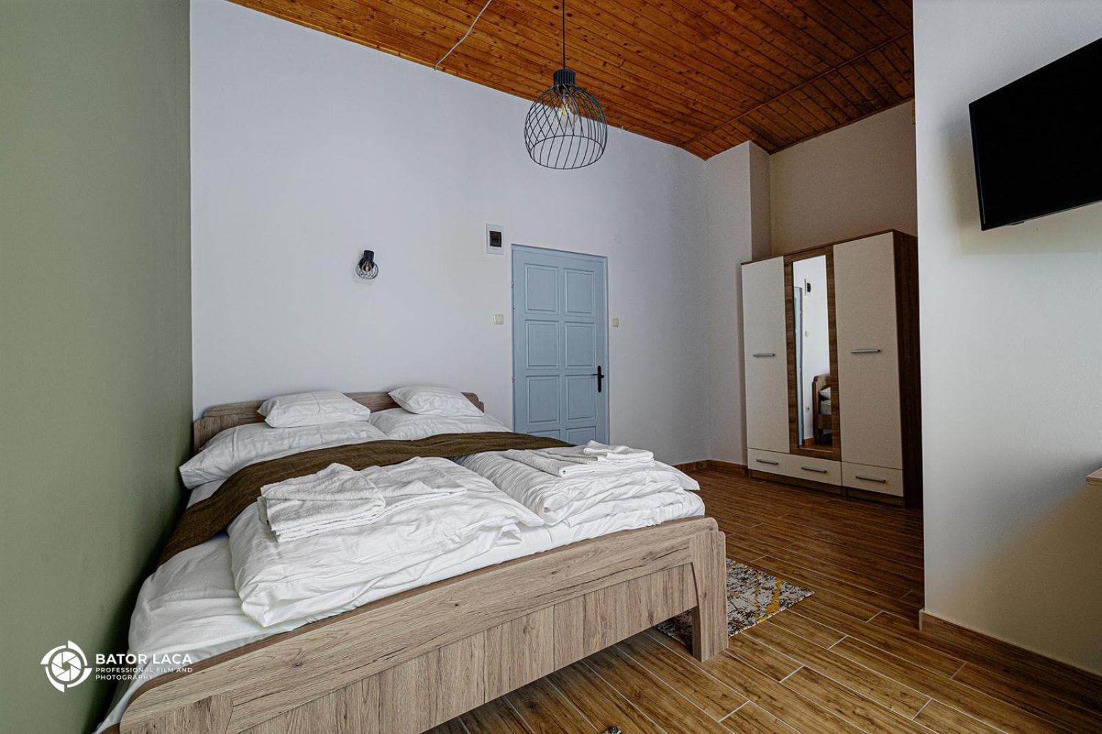 Double Room with Private Bathroom photo 2