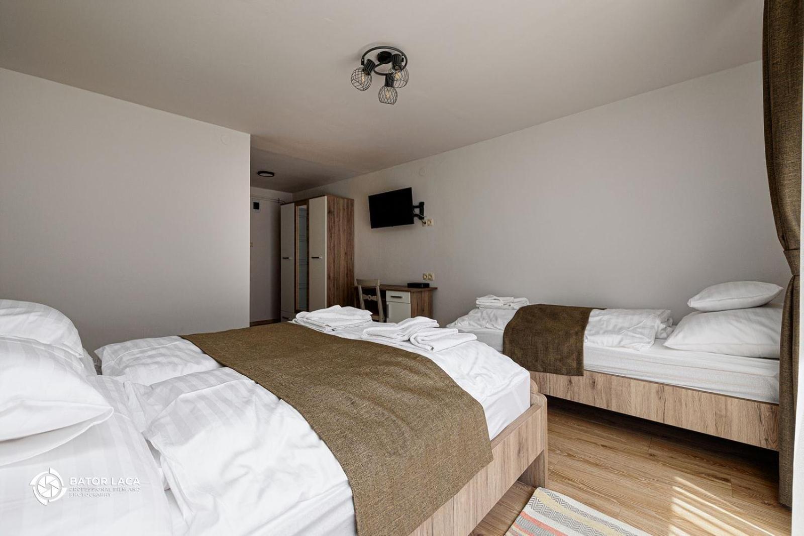 Triple Room with Private Bathroom photo 2
