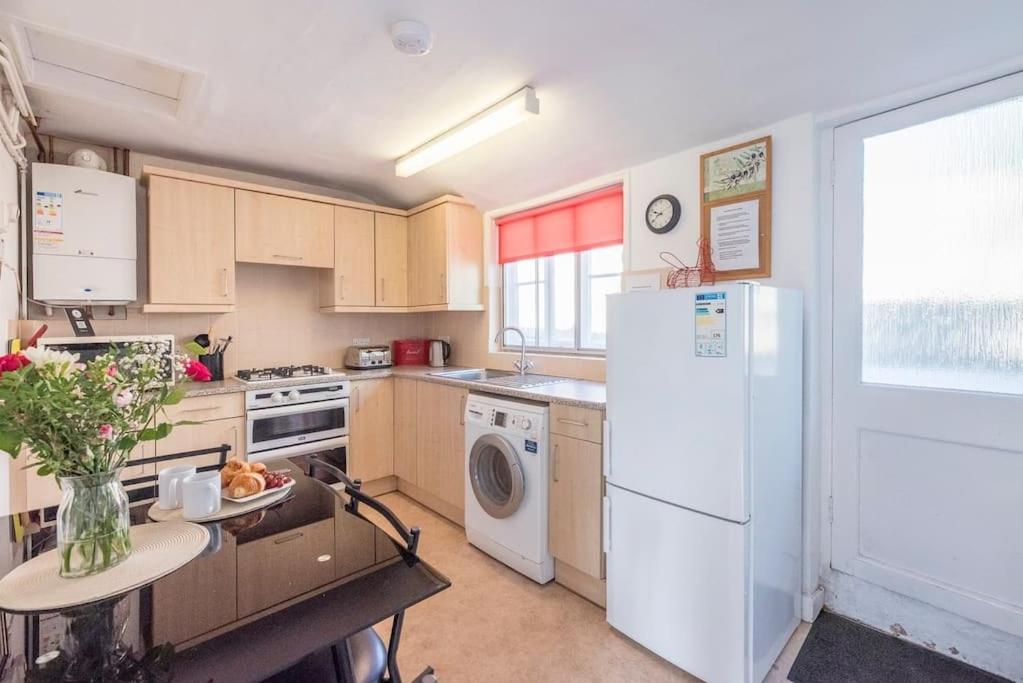 Two-Bedroom House photo 2