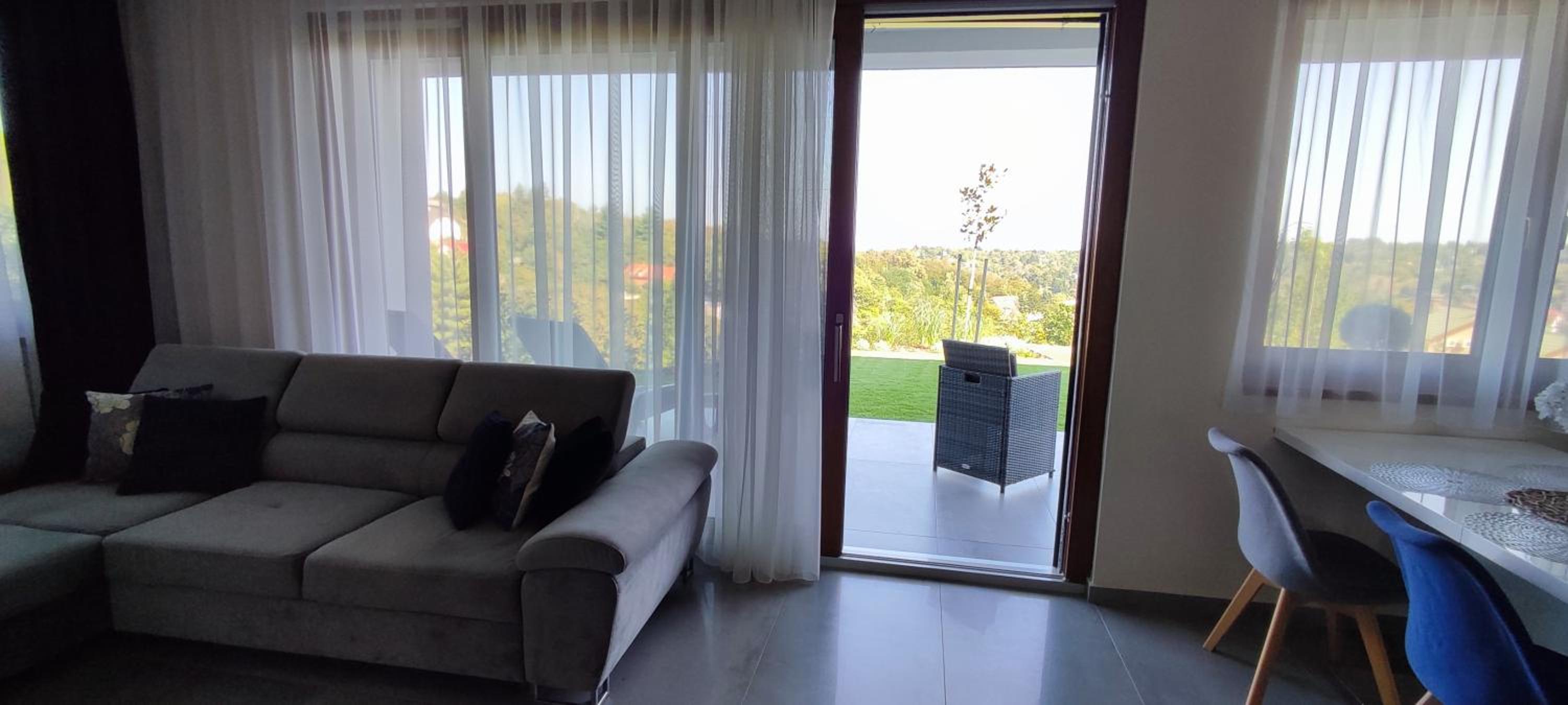 Apartment with Terrace - Photo 20