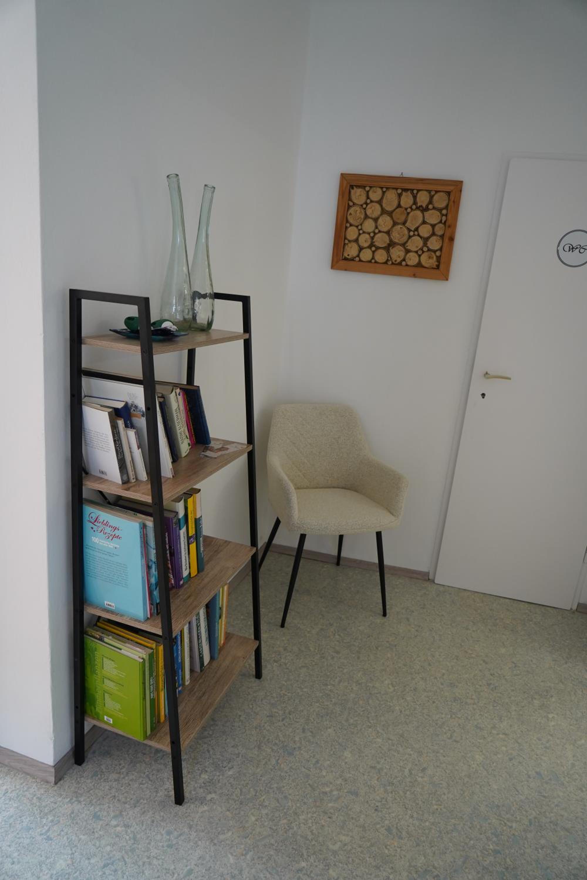 Two-Bedroom House photo 3