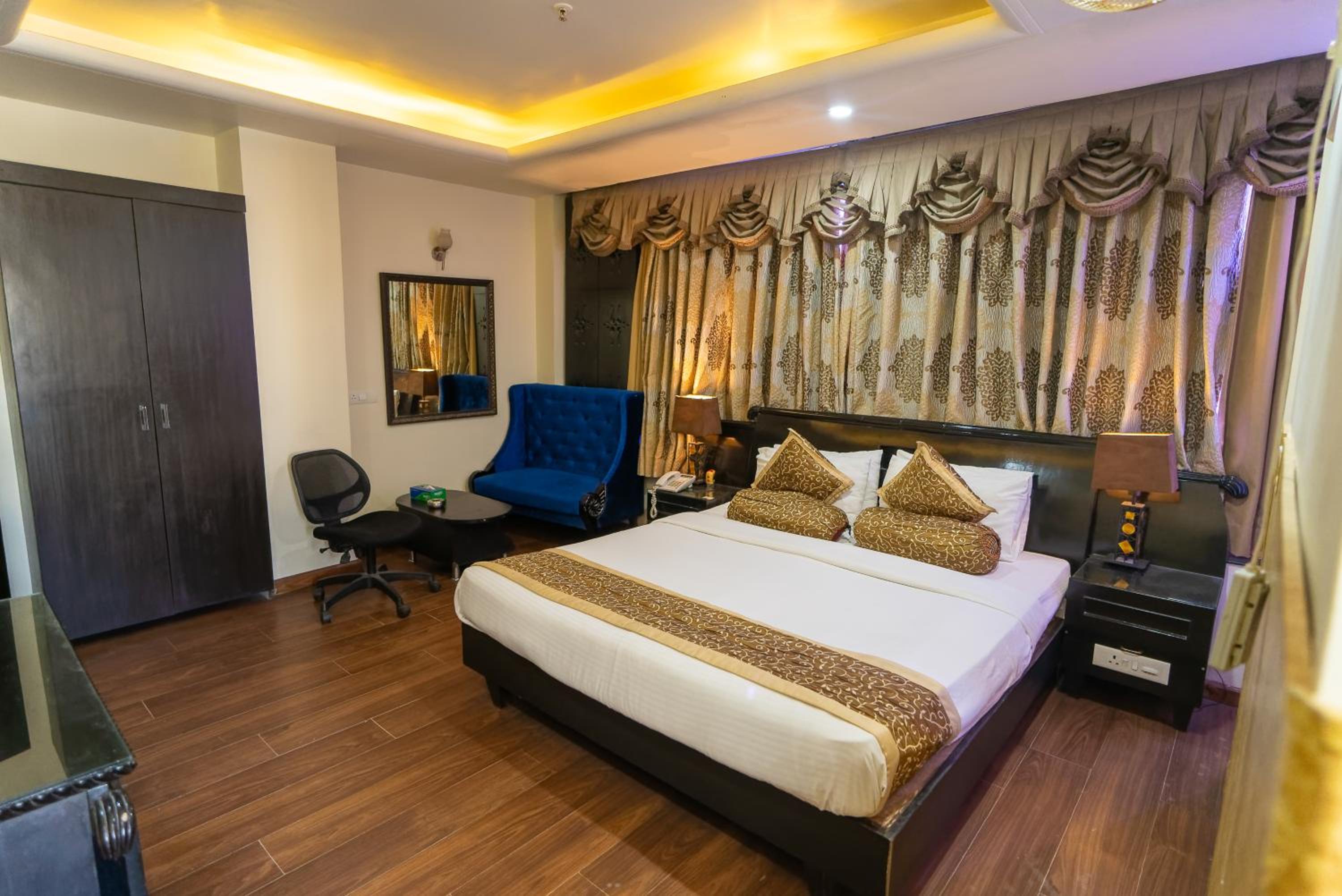 Deluxe Double or Twin Room photo 3