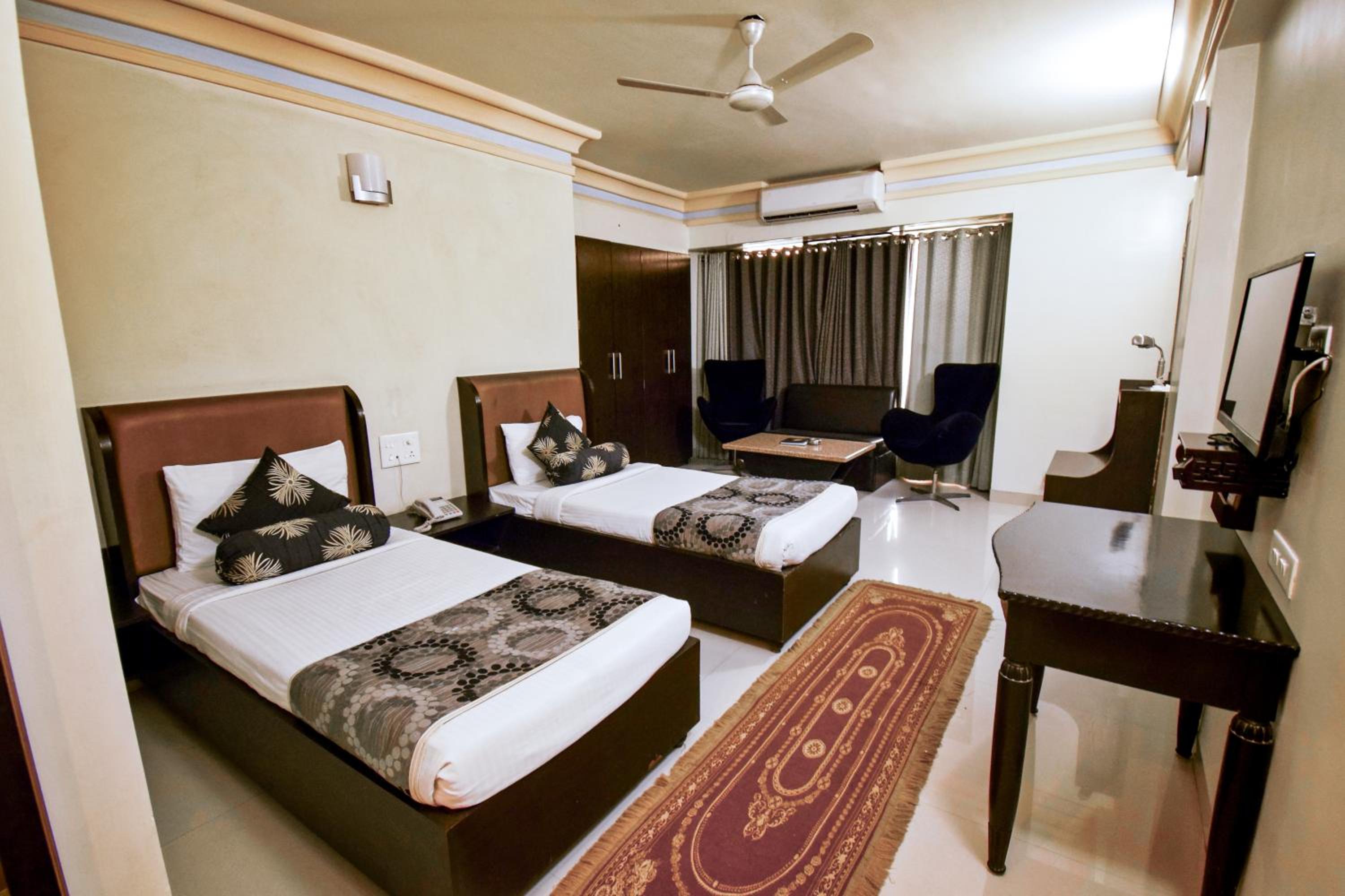 Deluxe Double or Twin Room photo 2
