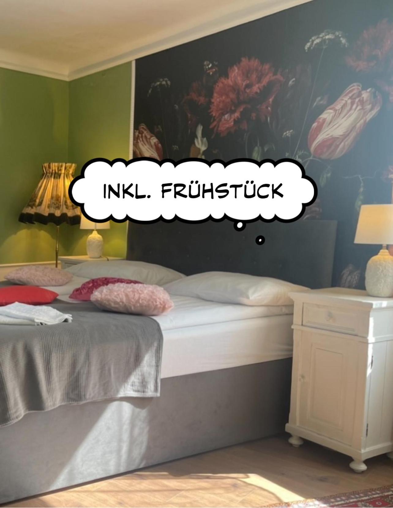 Double Room with Private Bathroom - Photo 2