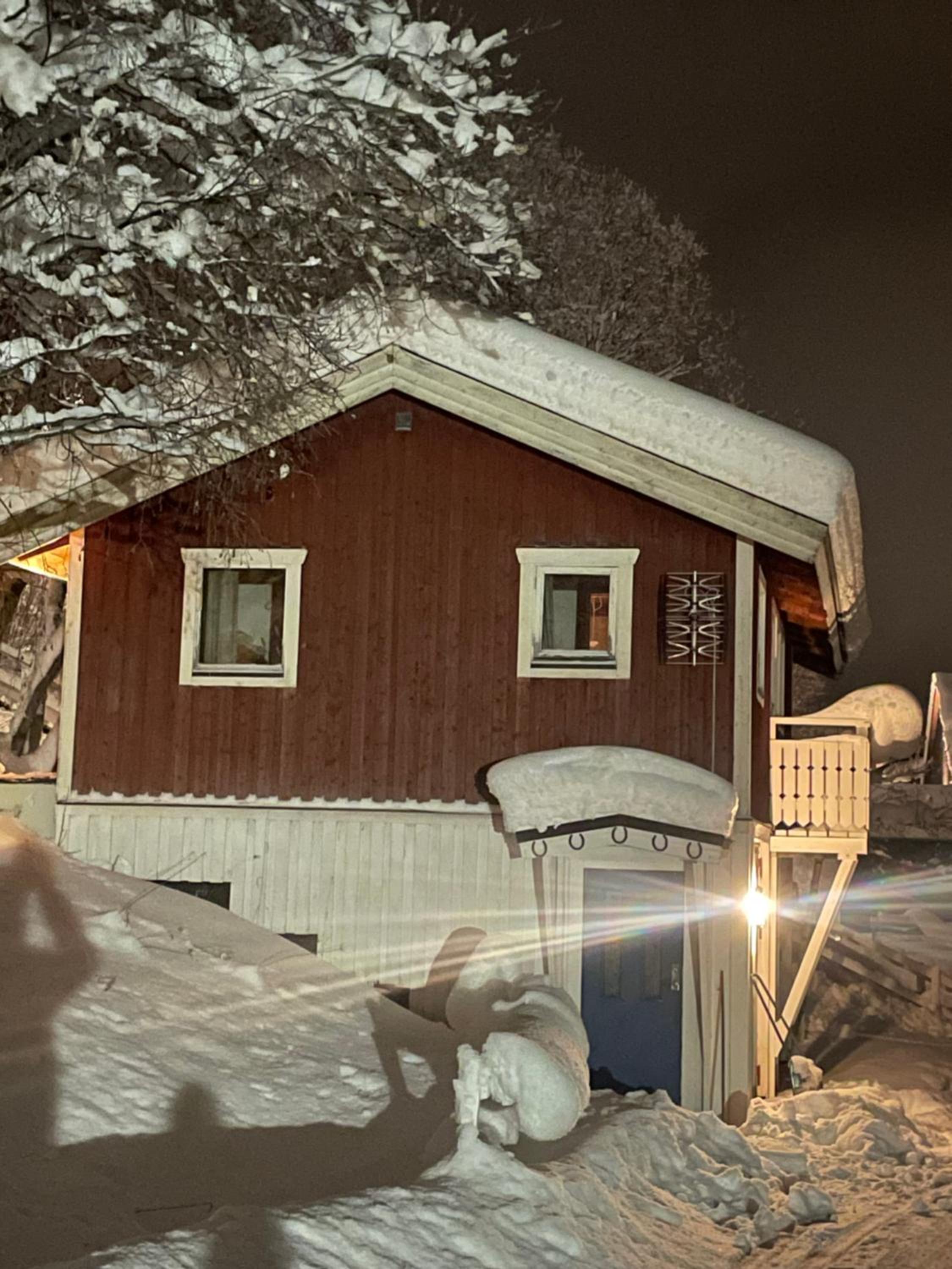 Two-Bedroom Cottage - Photo 8
