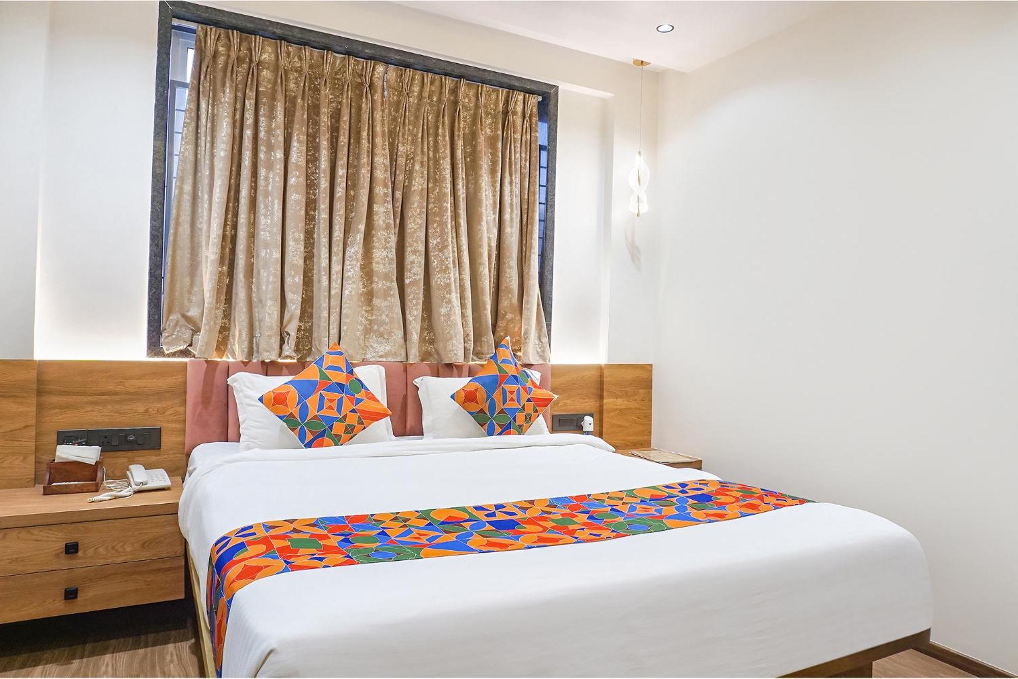 Deluxe Room - Photo 1
