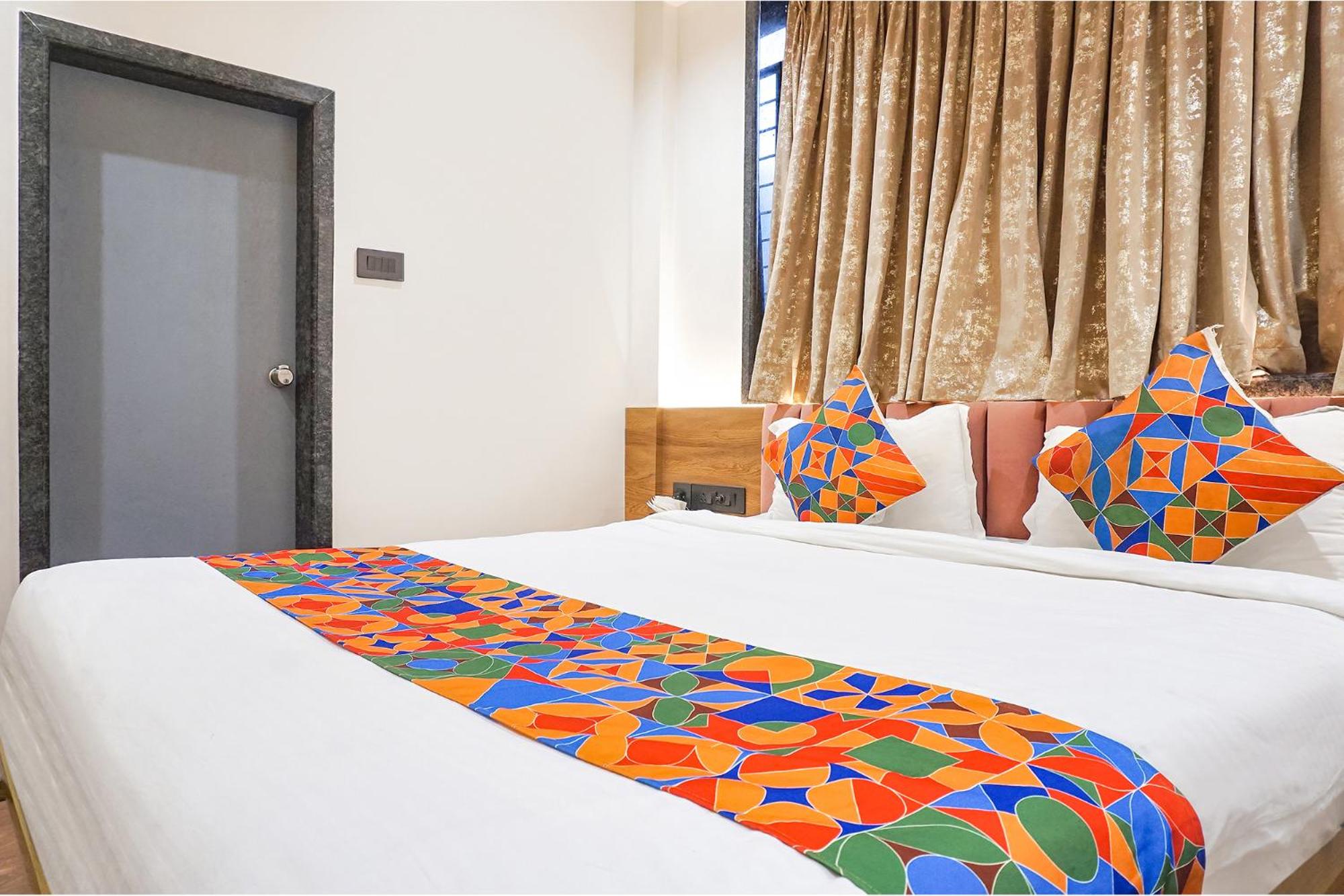 Deluxe Room - Photo 3