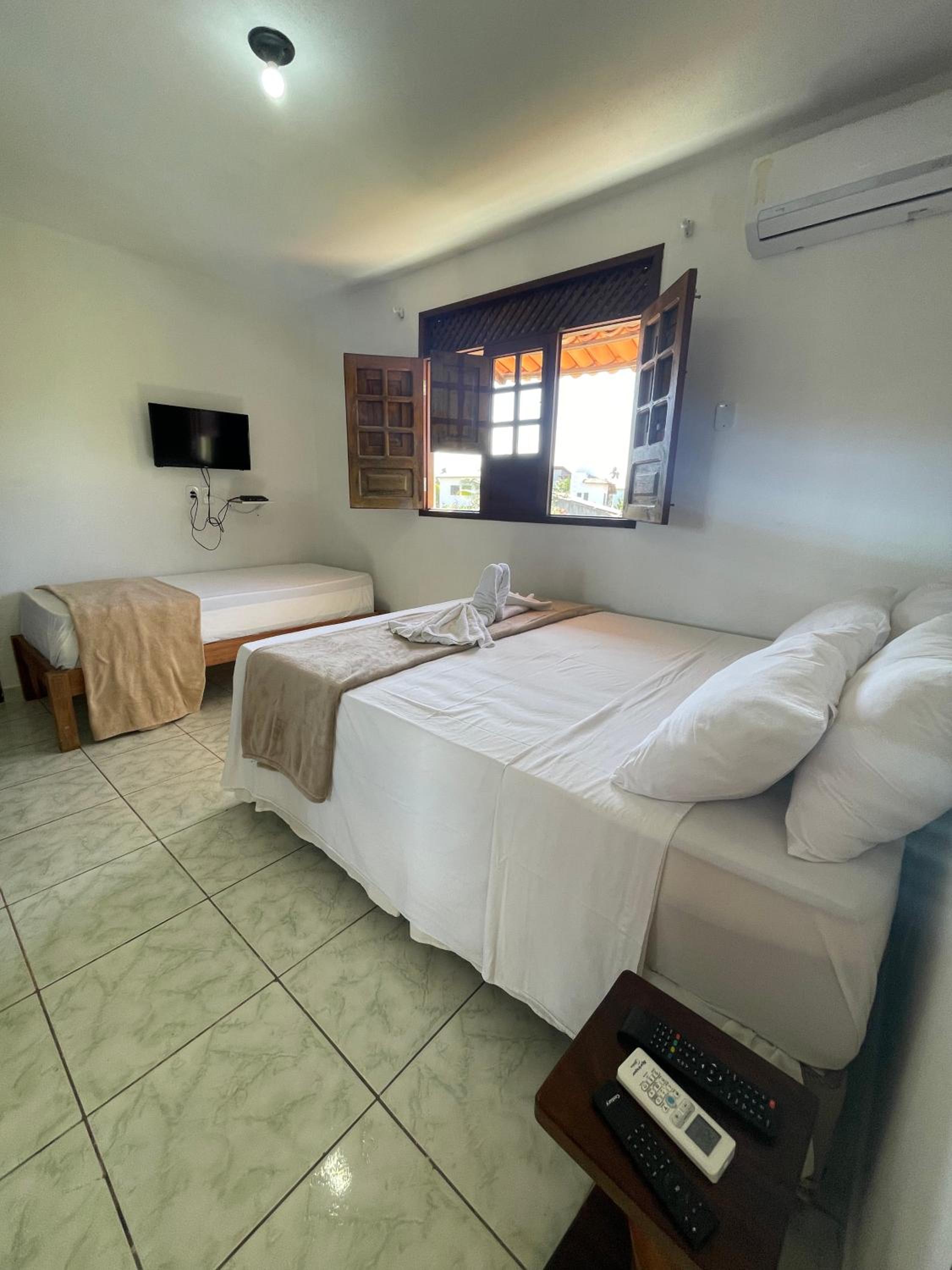 Double or Twin Room - Photo 9