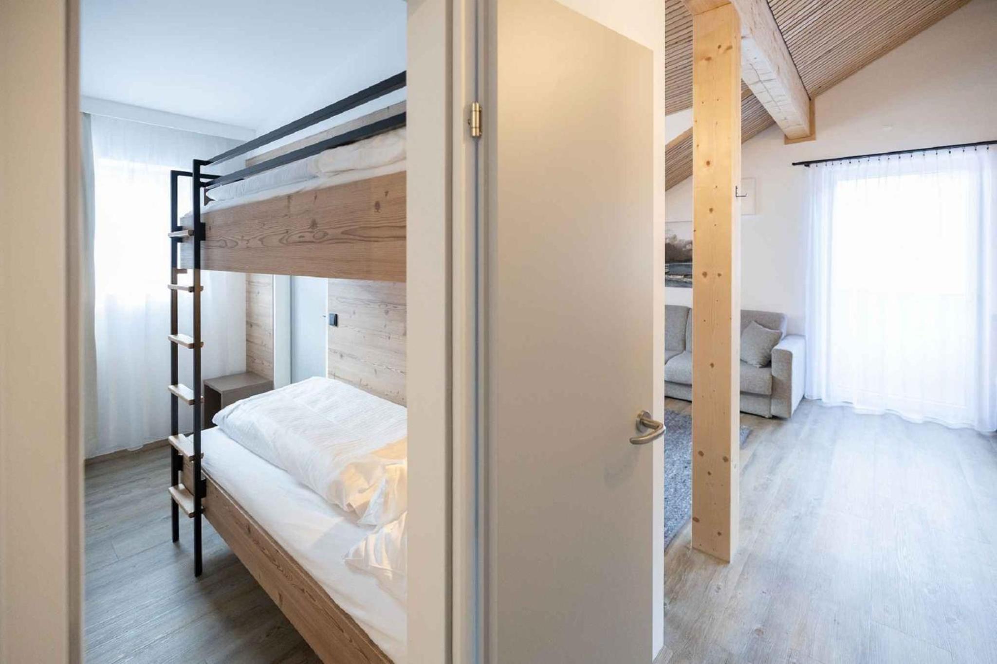 Apartment 5 photo 3