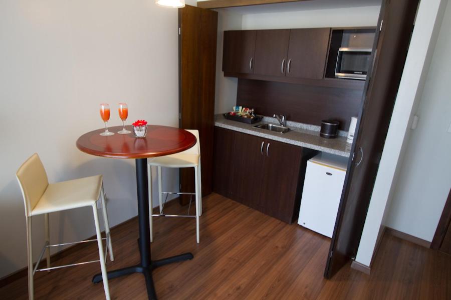Suite - Photo 4
