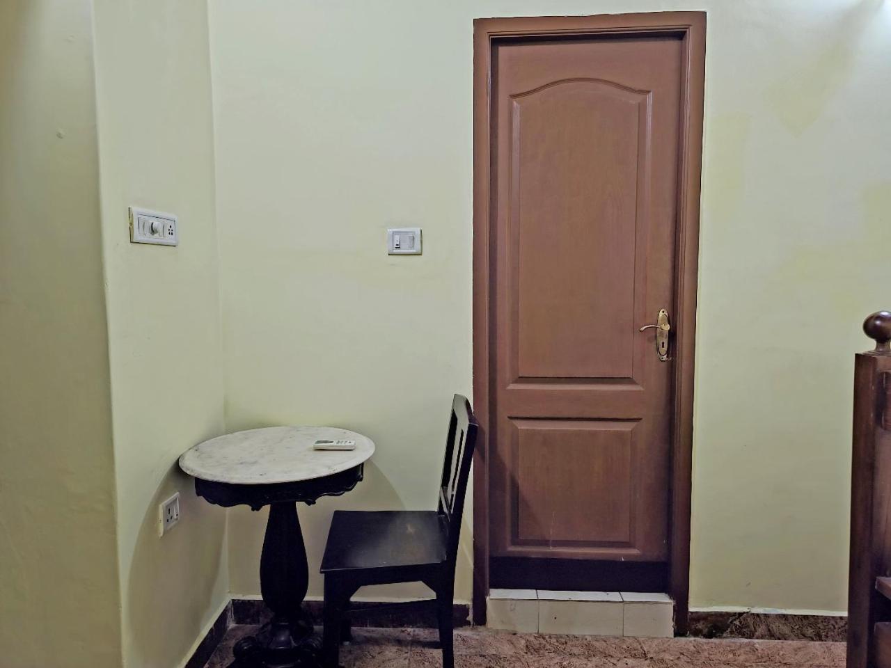 Double Room with Private Bathroom photo 2