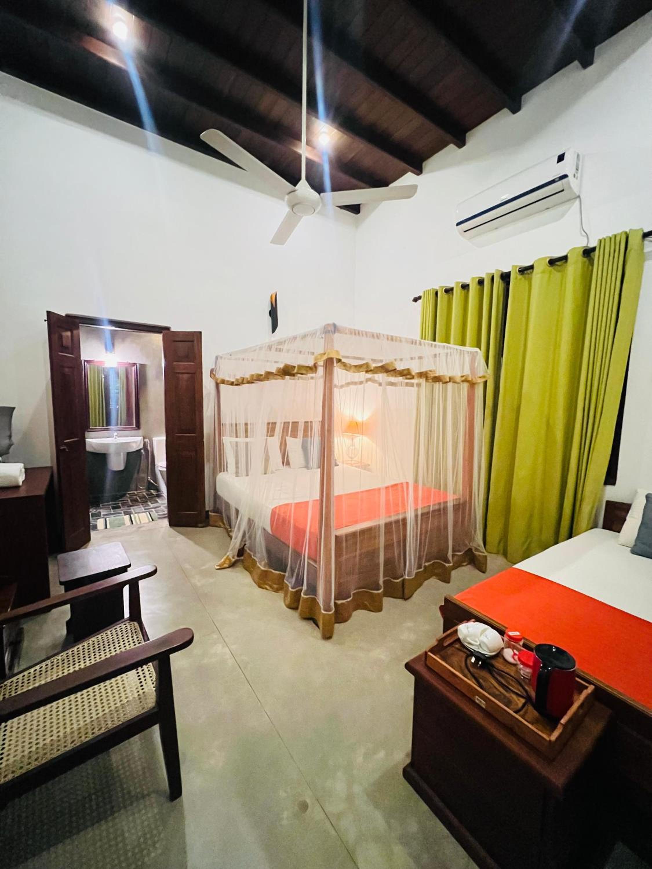 One-Bedroom House photo 1