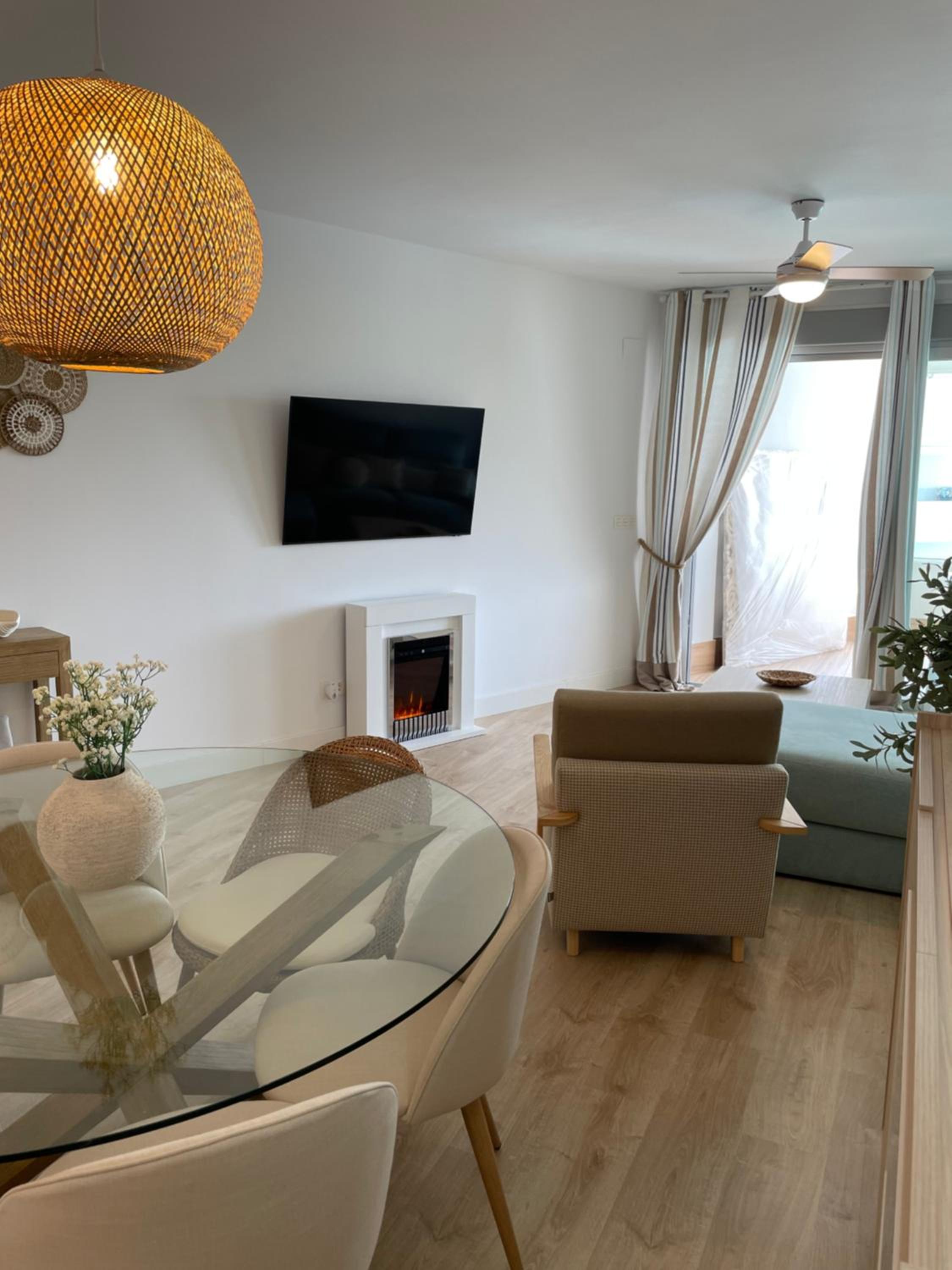 Three-Bedroom Apartment With View photo 3