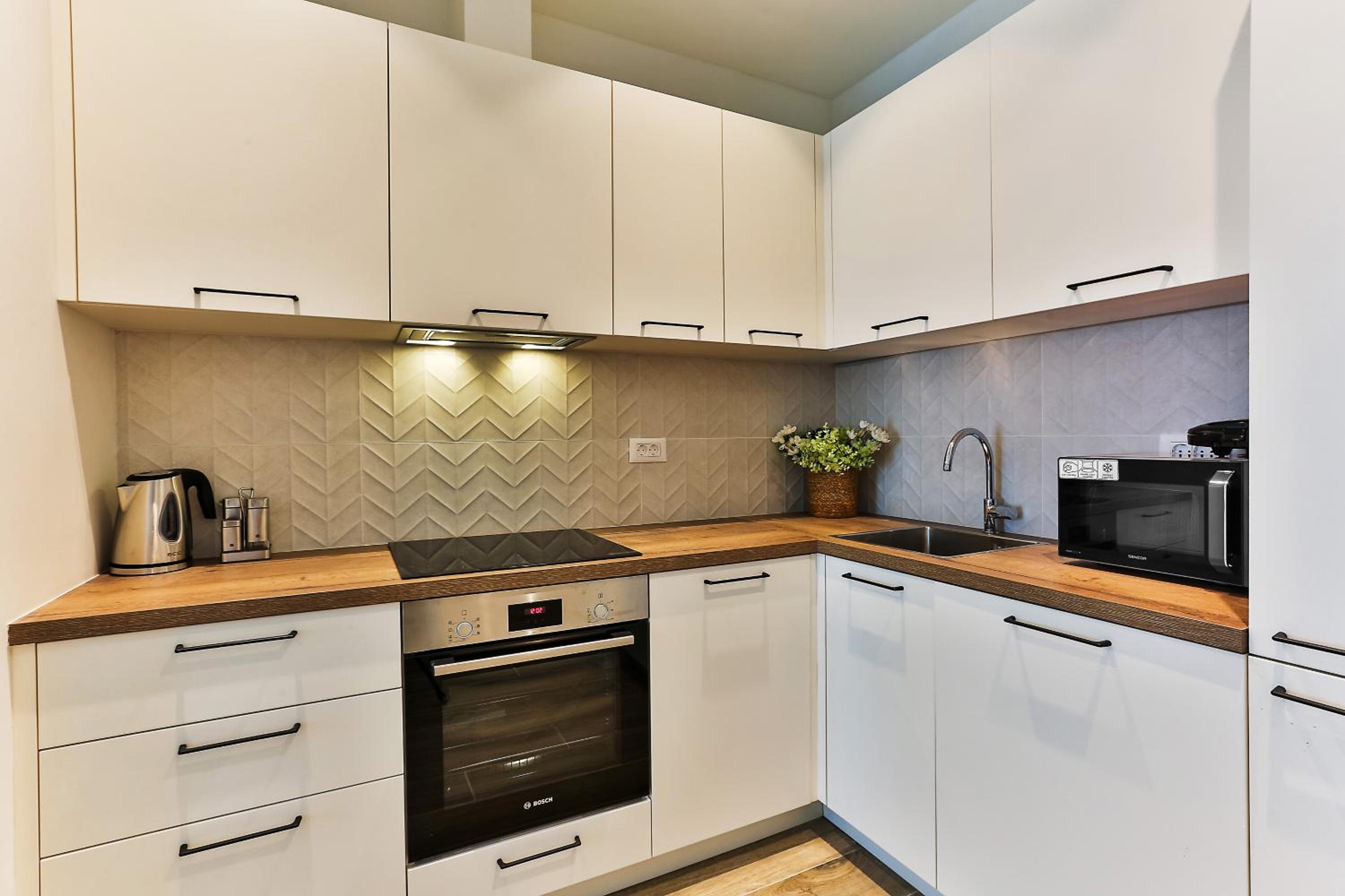 Two-Bedroom Apartment with View photo 2