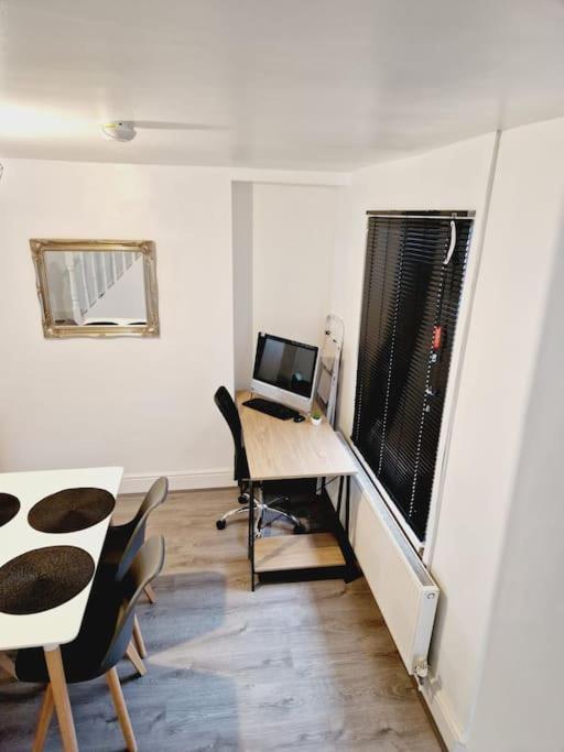 Three-Bedroom House photo 2
