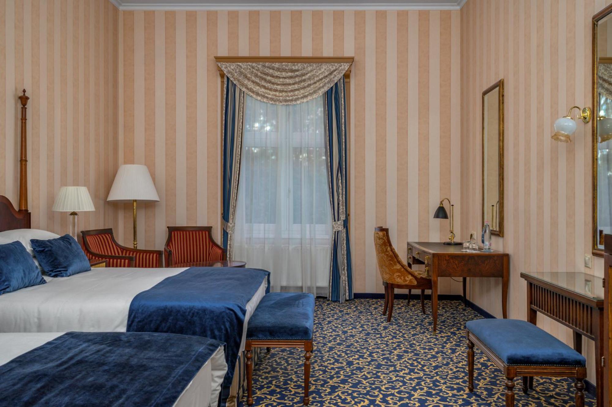 Deluxe Family Room with Wellness and Fitness Access - Photo 2