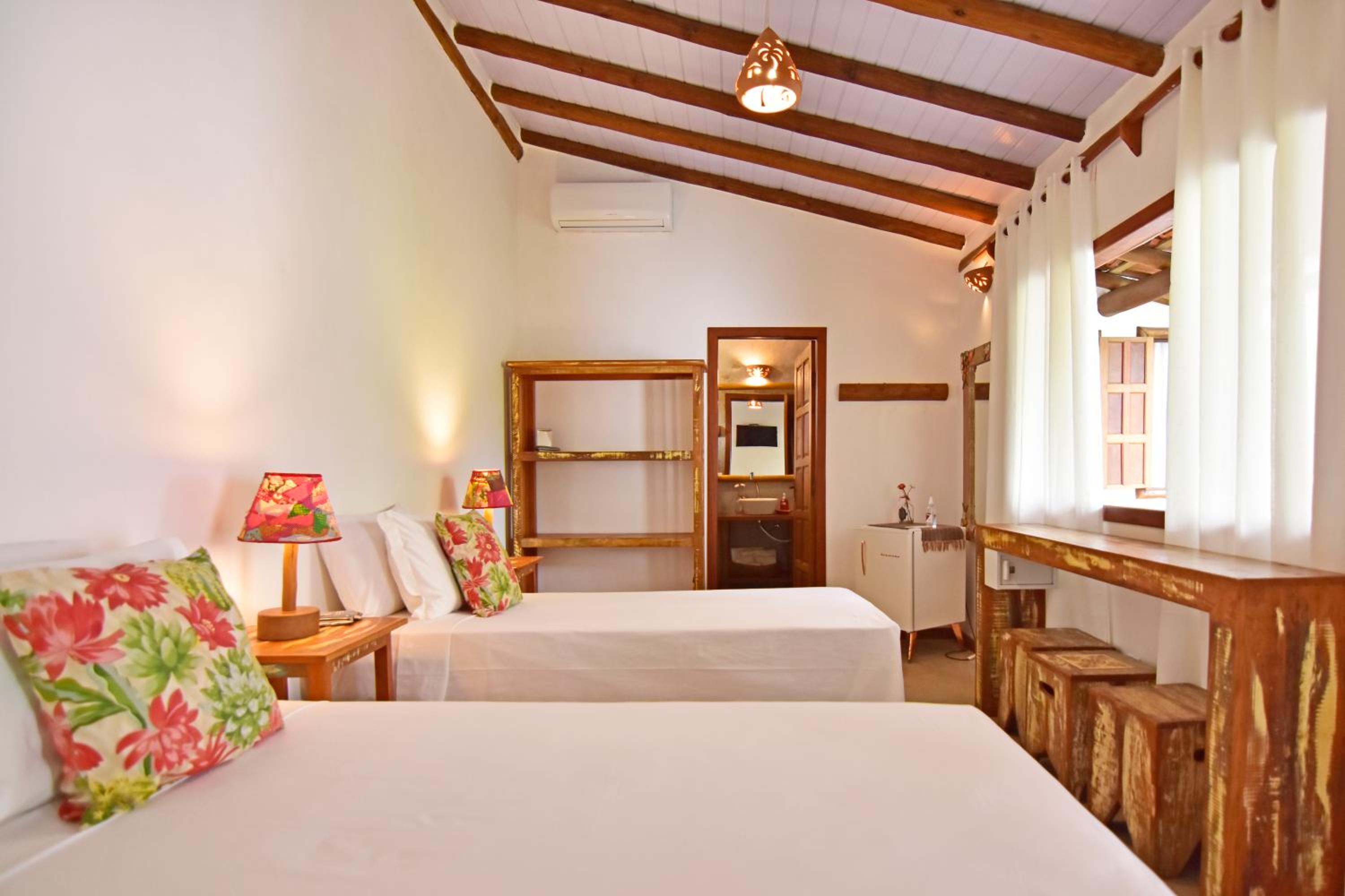 Quadruple Room with Private Bathroom photo 1