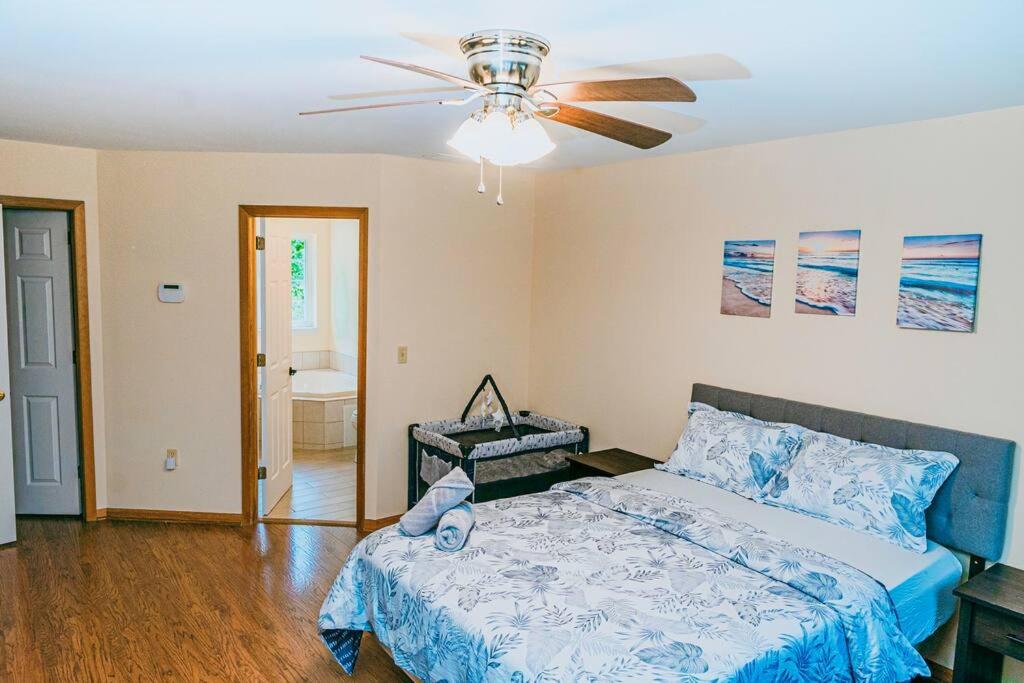 Five-Bedroom House photo 1