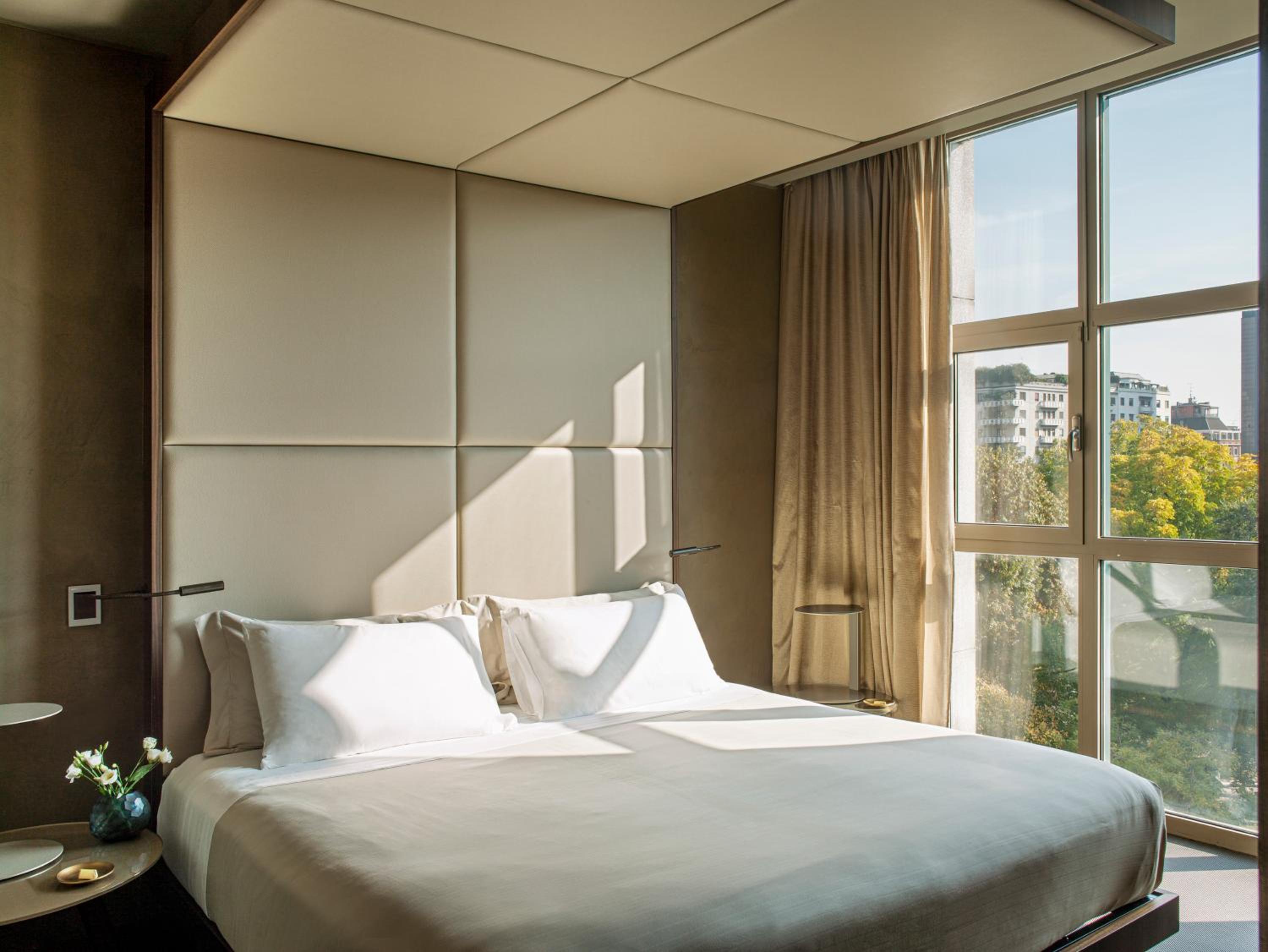 Extra ME+ Junior Suite with City VIew