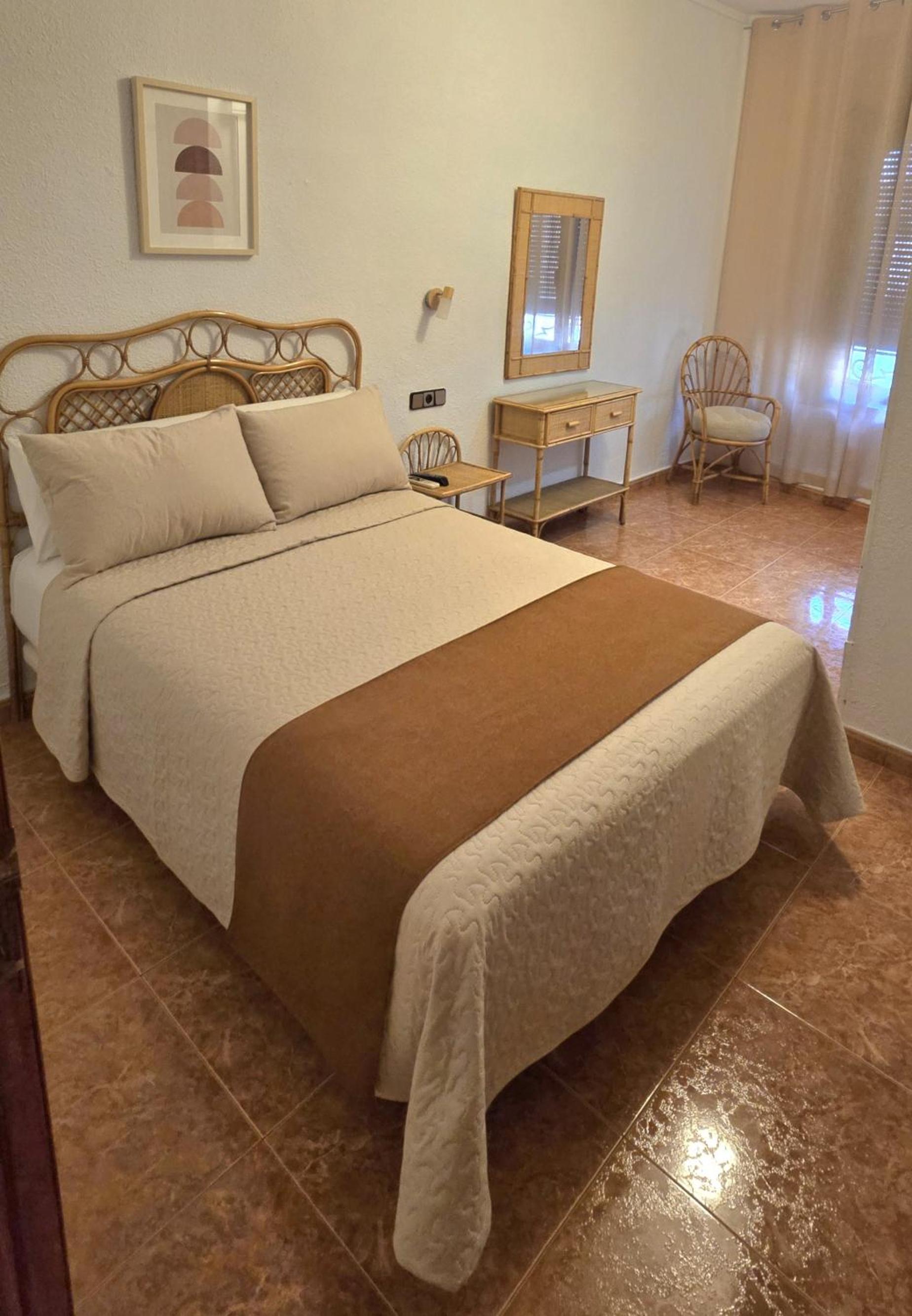 Double Room - Photo 8