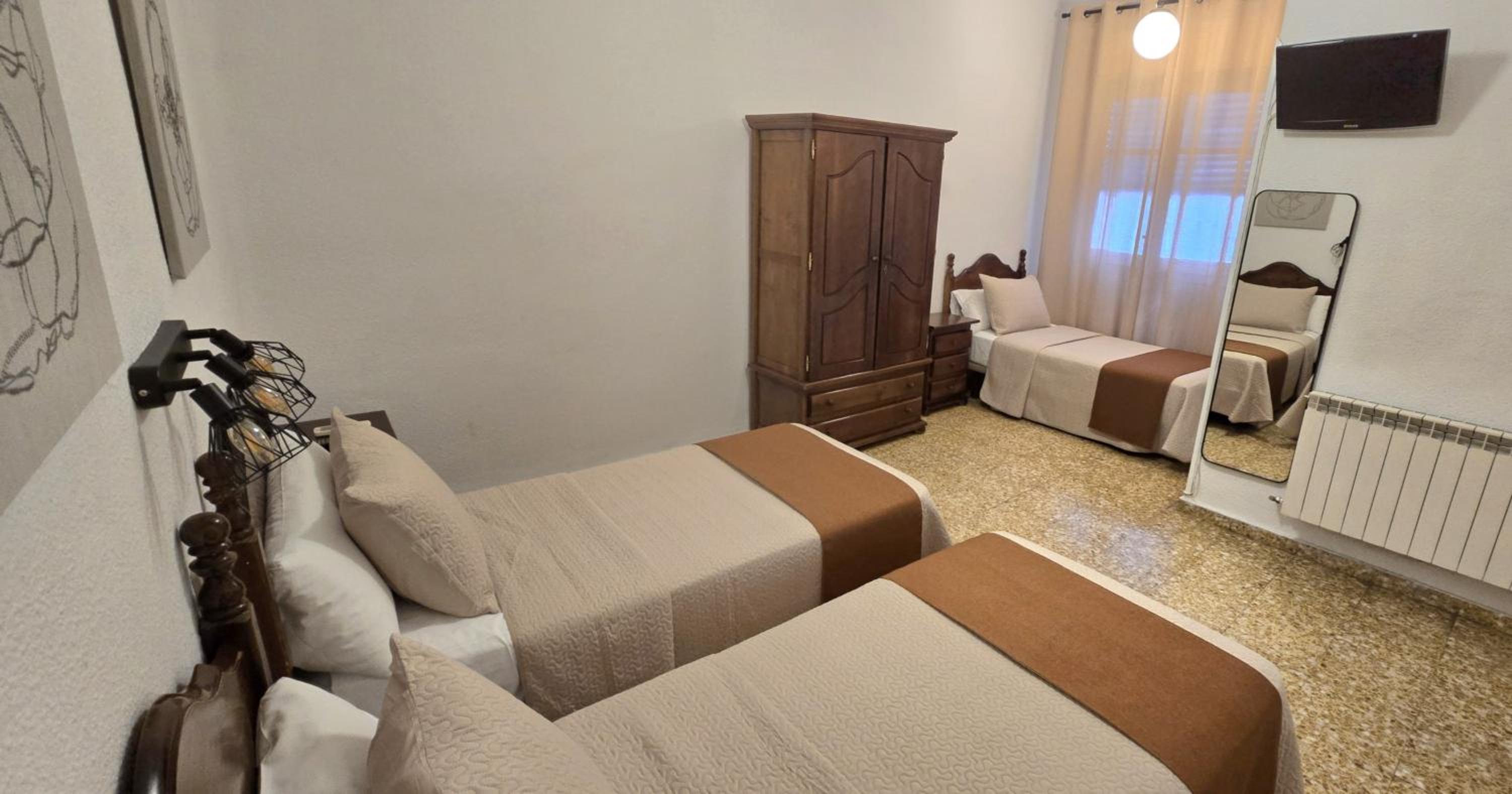 Triple Room - Photo 1