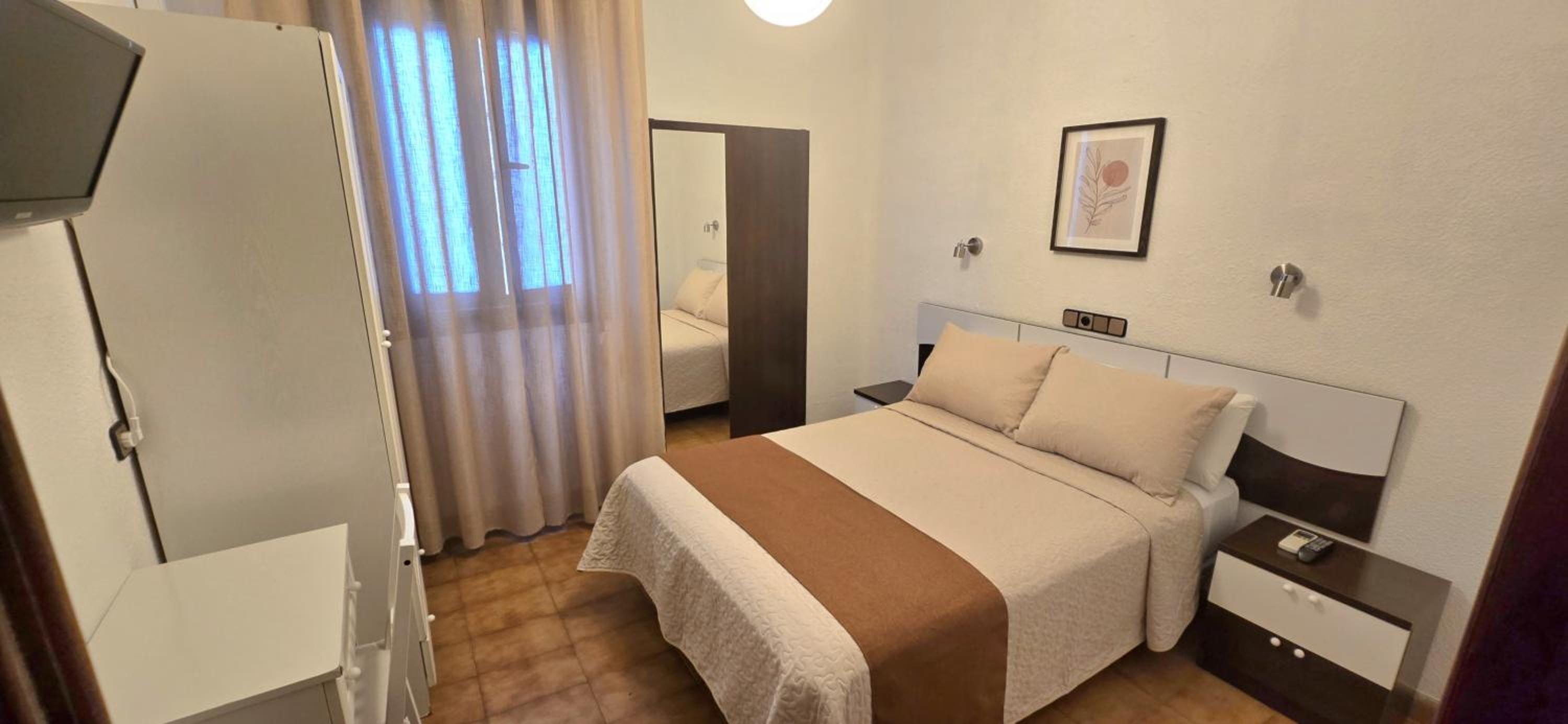 Double Room - Photo 2