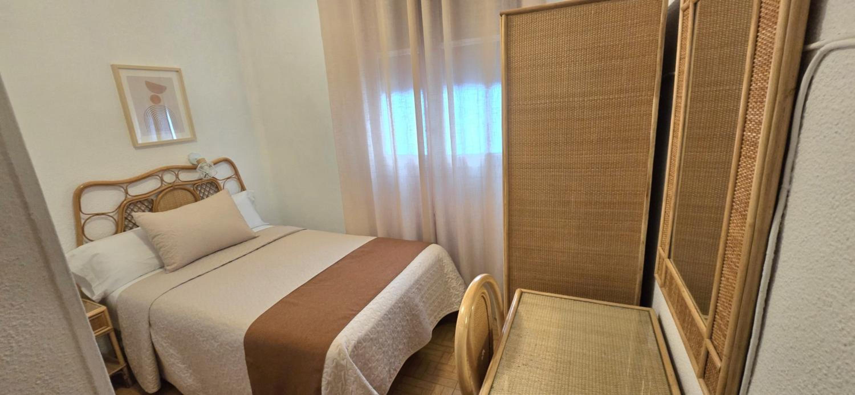 Double Room - Photo 7