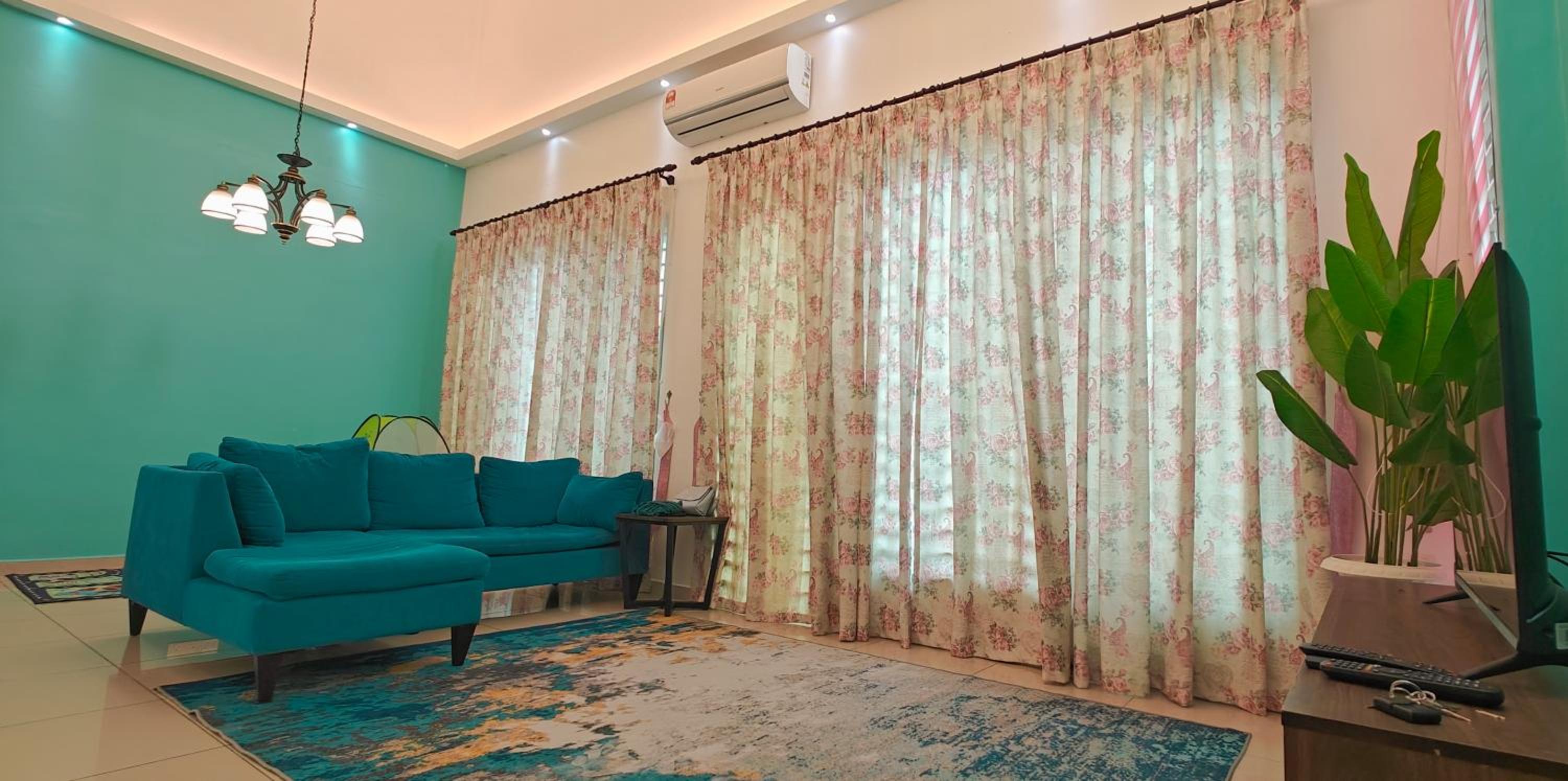 Three-Bedroom Vacation Home  photo 2