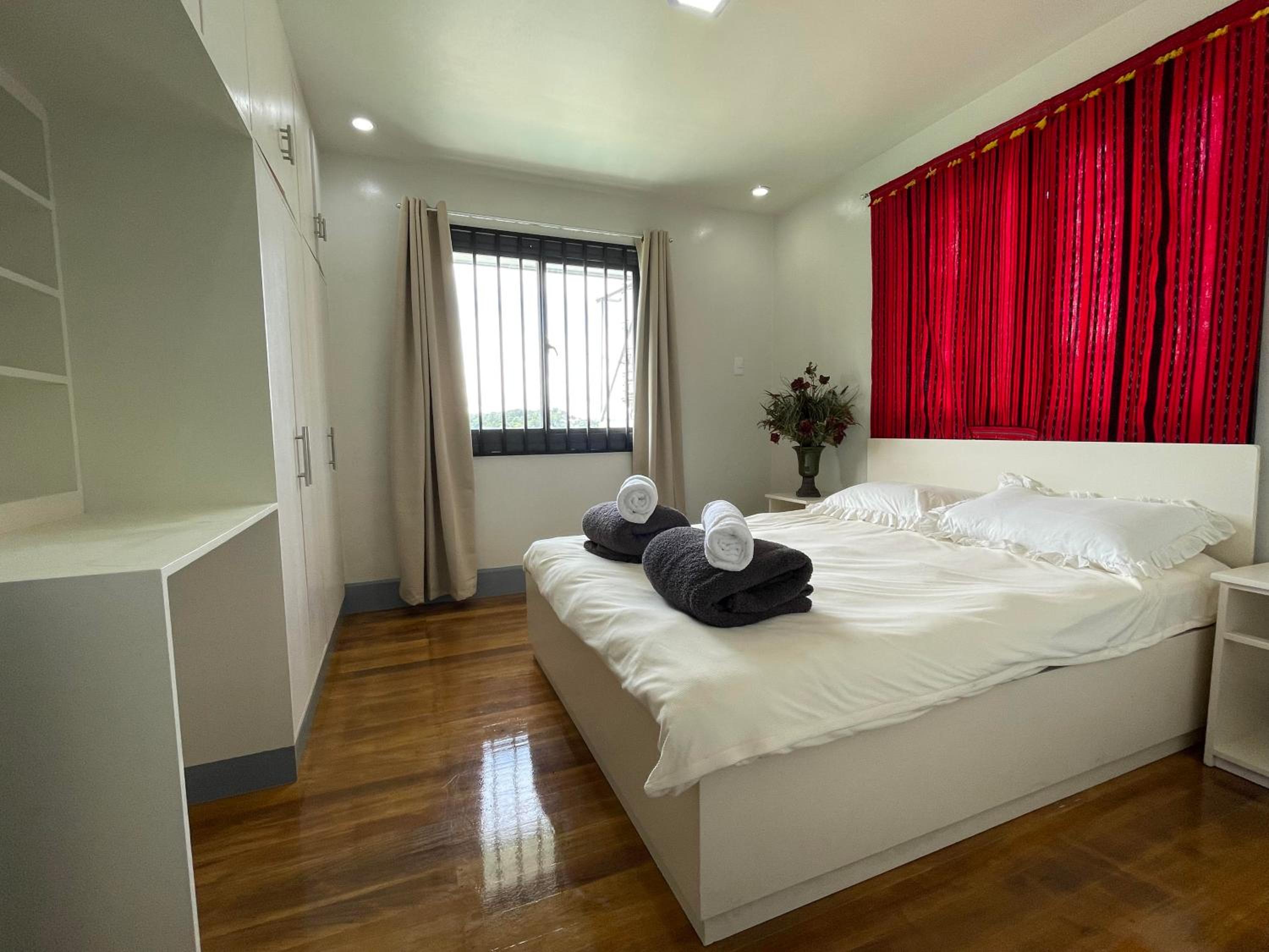 Four-Bedroom House photo 1