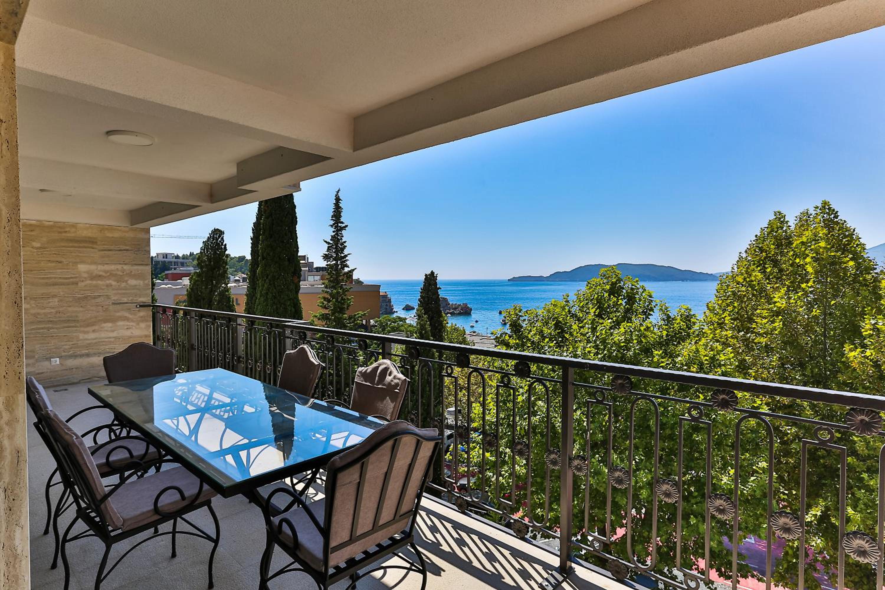 Three-Bedroom Apartment With Sea View